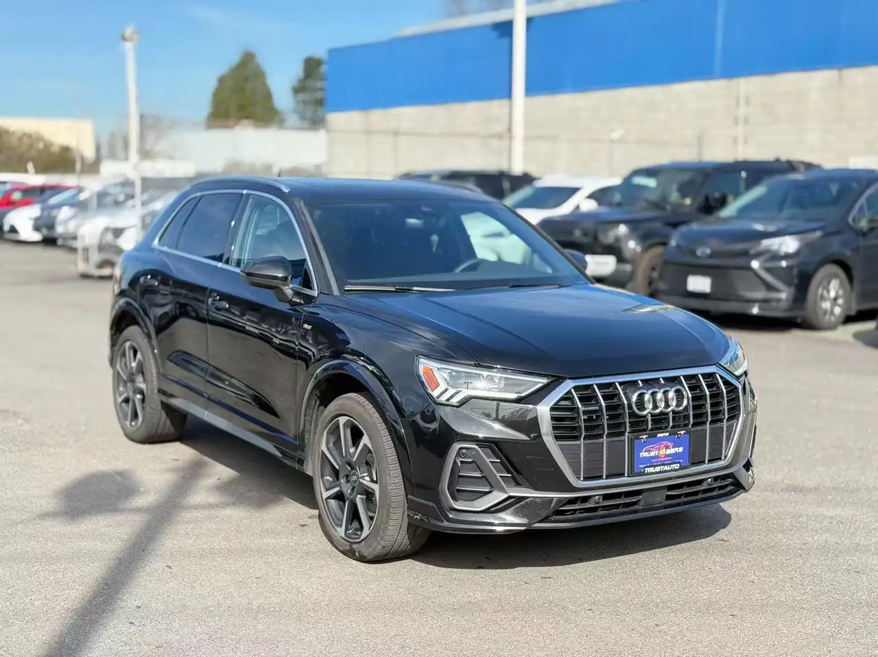 Audi Q3 снимка Audi Q3
