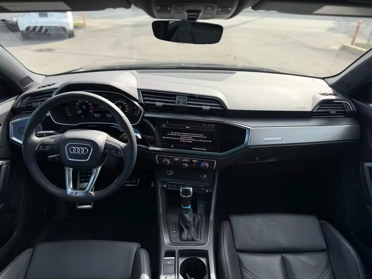 Audi Q3 снимка Audi Q3