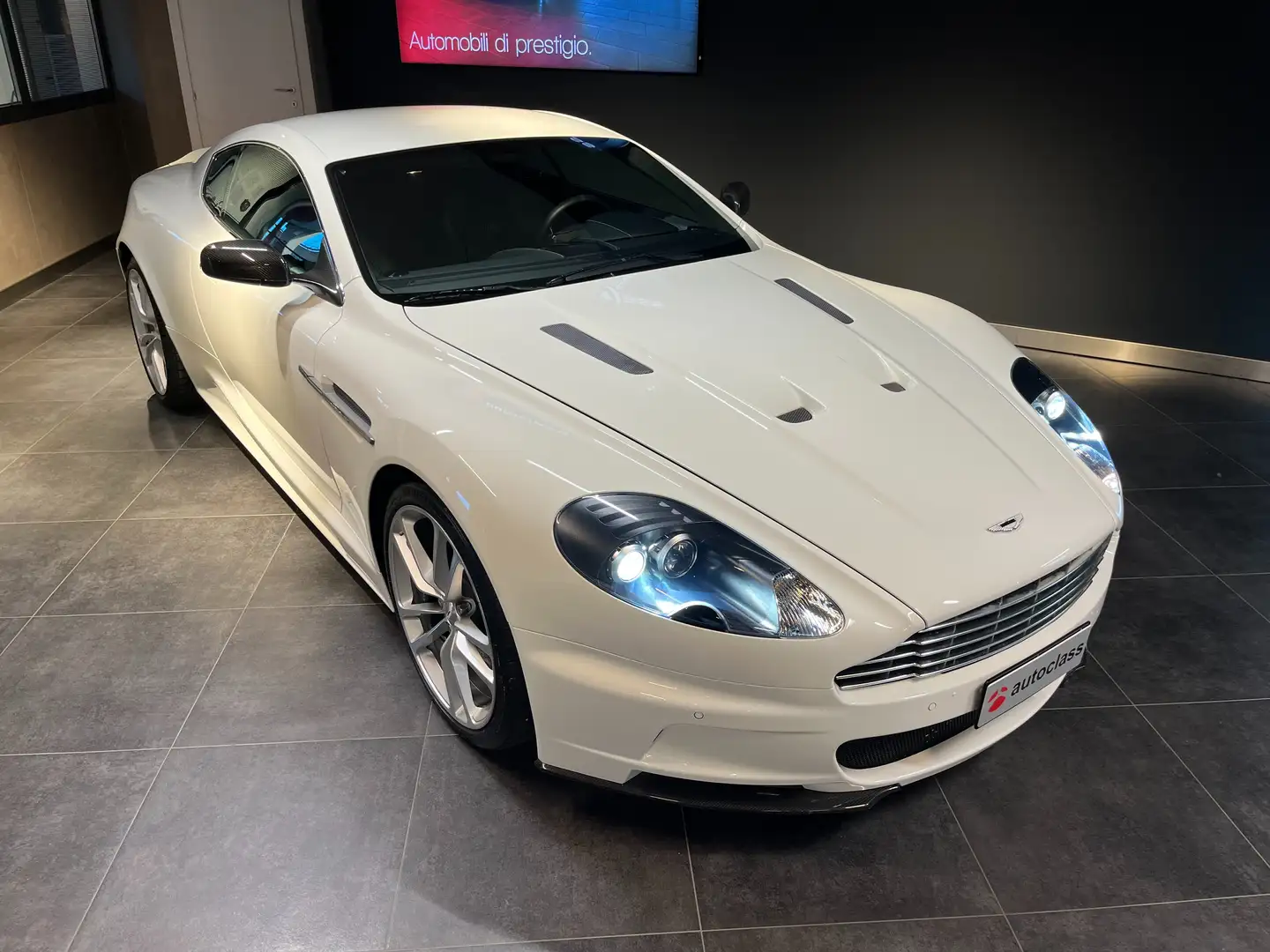Aston Martin DBS Coupe 6.0 touchtronic, CARBOCERAMICA, B&O Bianco - 2