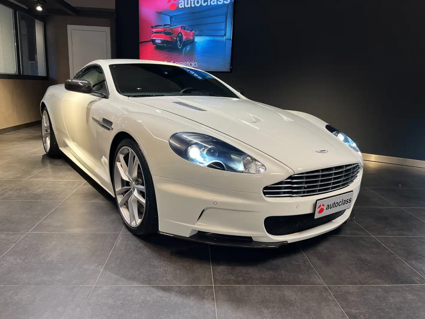 Aston Martin DBS Coupe 6.0 touchtronic, CARBOCERAMICA, B&O Biały - 1