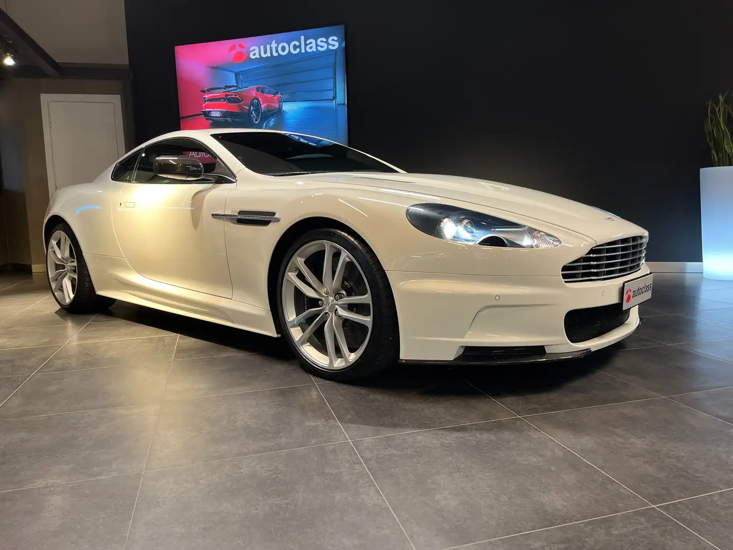 Aston Martin DBS Coupe 6.0 touchtronic, CARBOCERAMICA, B&O Wit - 1
