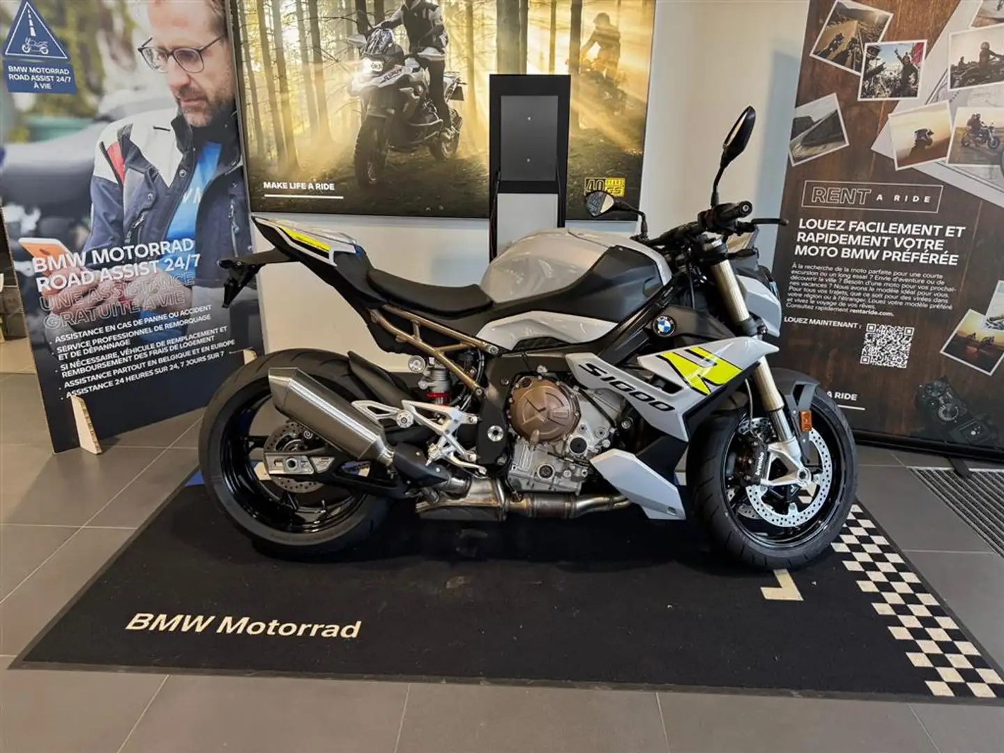 BMW S 1000 R 0 Stříbrná - 2