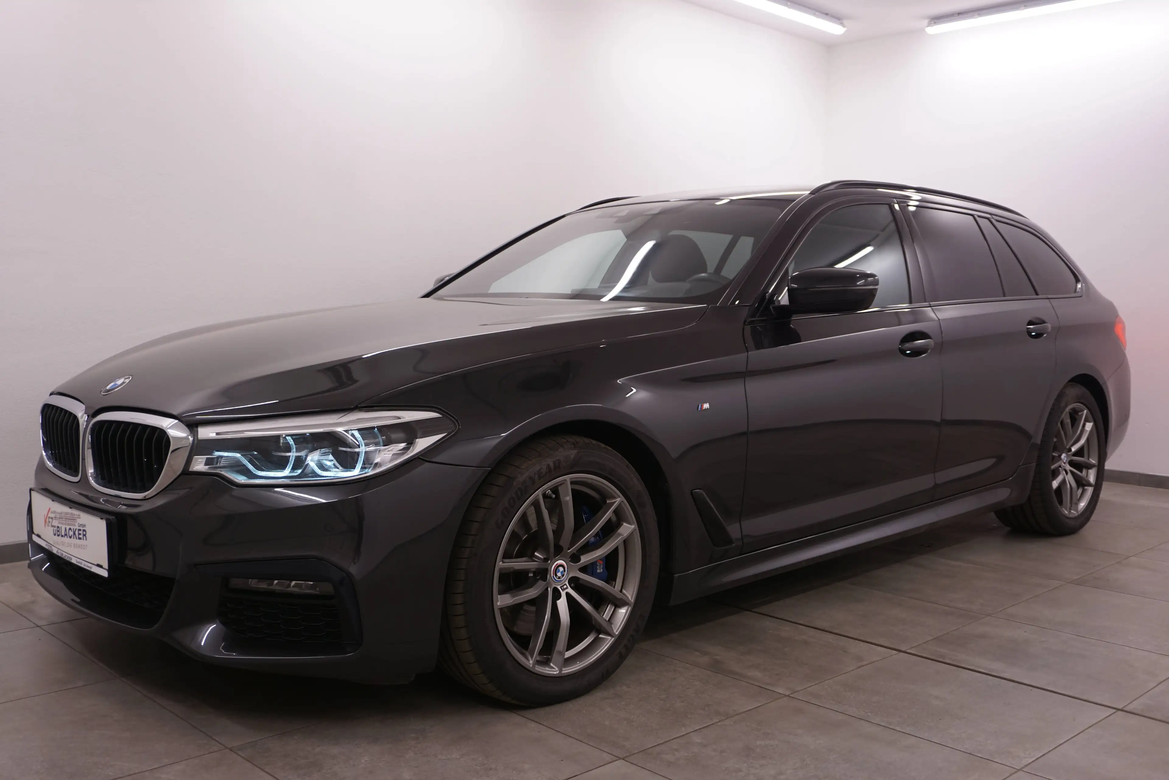 BMW 530 d xDrive M Sport // LED Scheinw. adaptiv // harman kardon // — photo 3