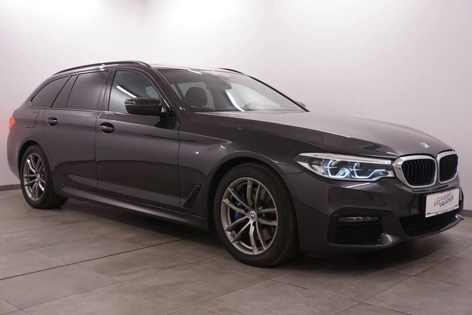 BMW 530 d xDrive M Sport // LED Scheinw. adaptiv // harman kardon // Grau - 1