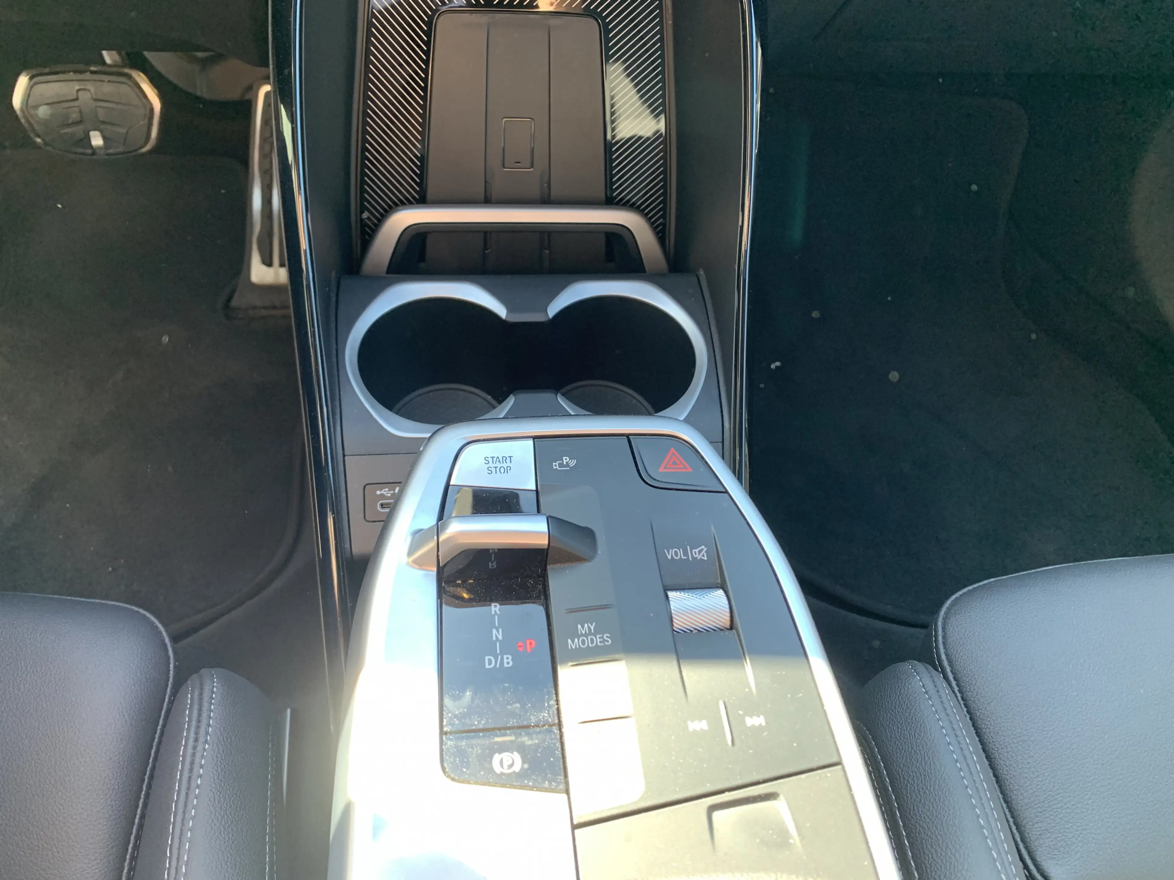 BMW X1 30 xDrive M Sport — photo 11