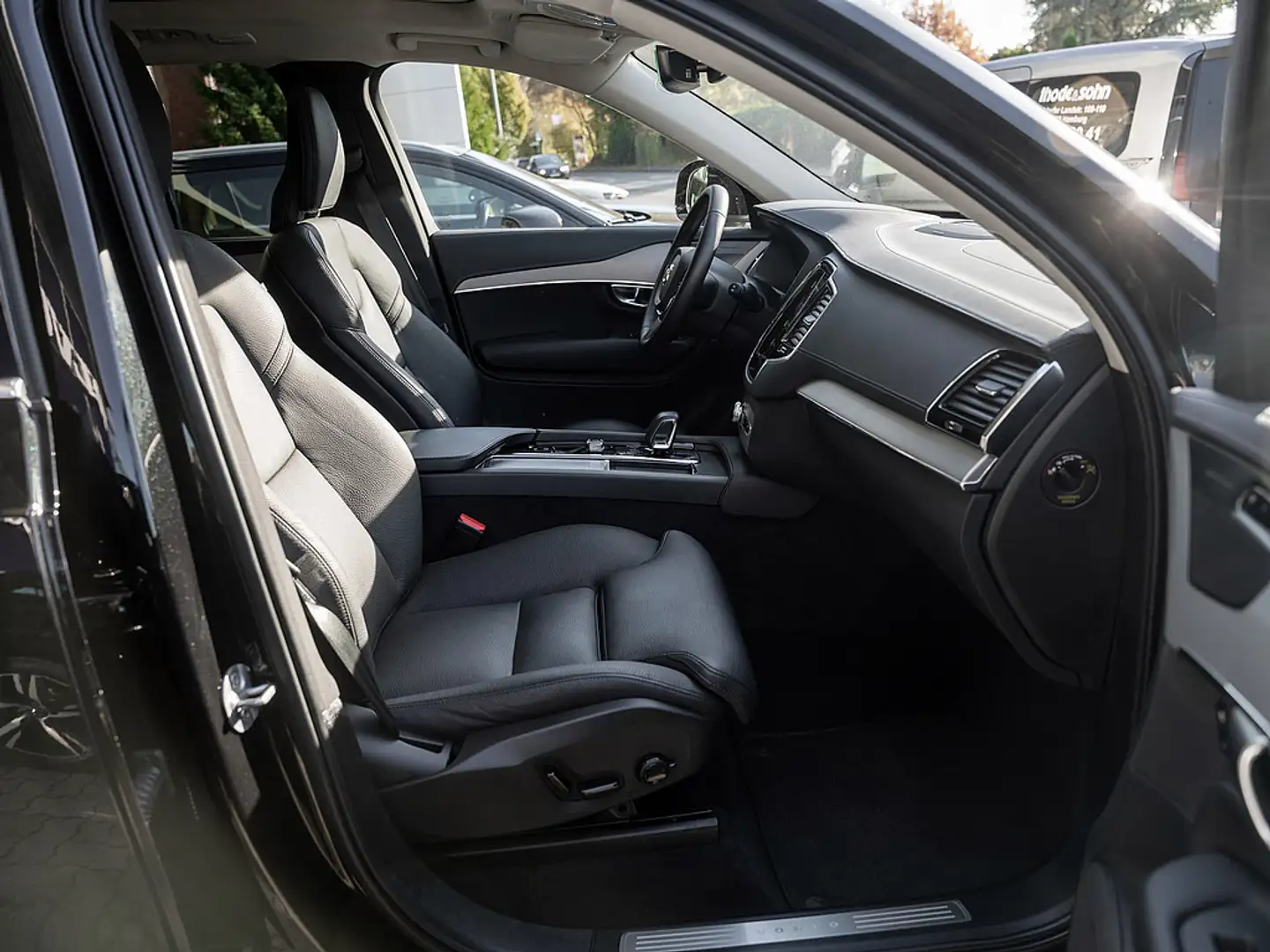 Volvo XC90 B5 AWD Plus Bright Panorama, AHK Schwarz - 2