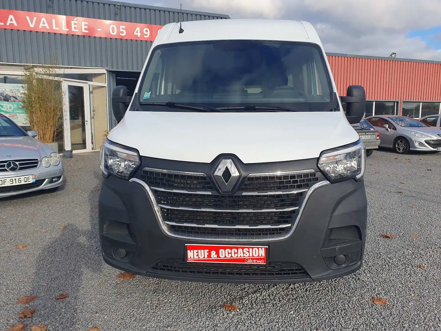 Renault Master GRAND CONFORT L2H2 2.3DCI 135ch BV6 Blanc - 2