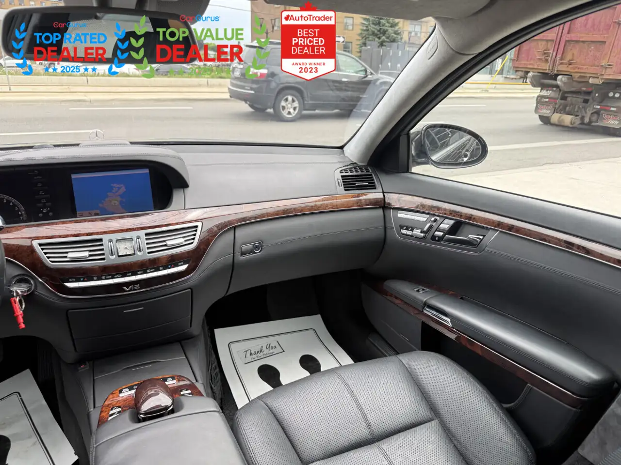 Mercedes-Benz S-Class снимка Mercedes-Benz S-Class