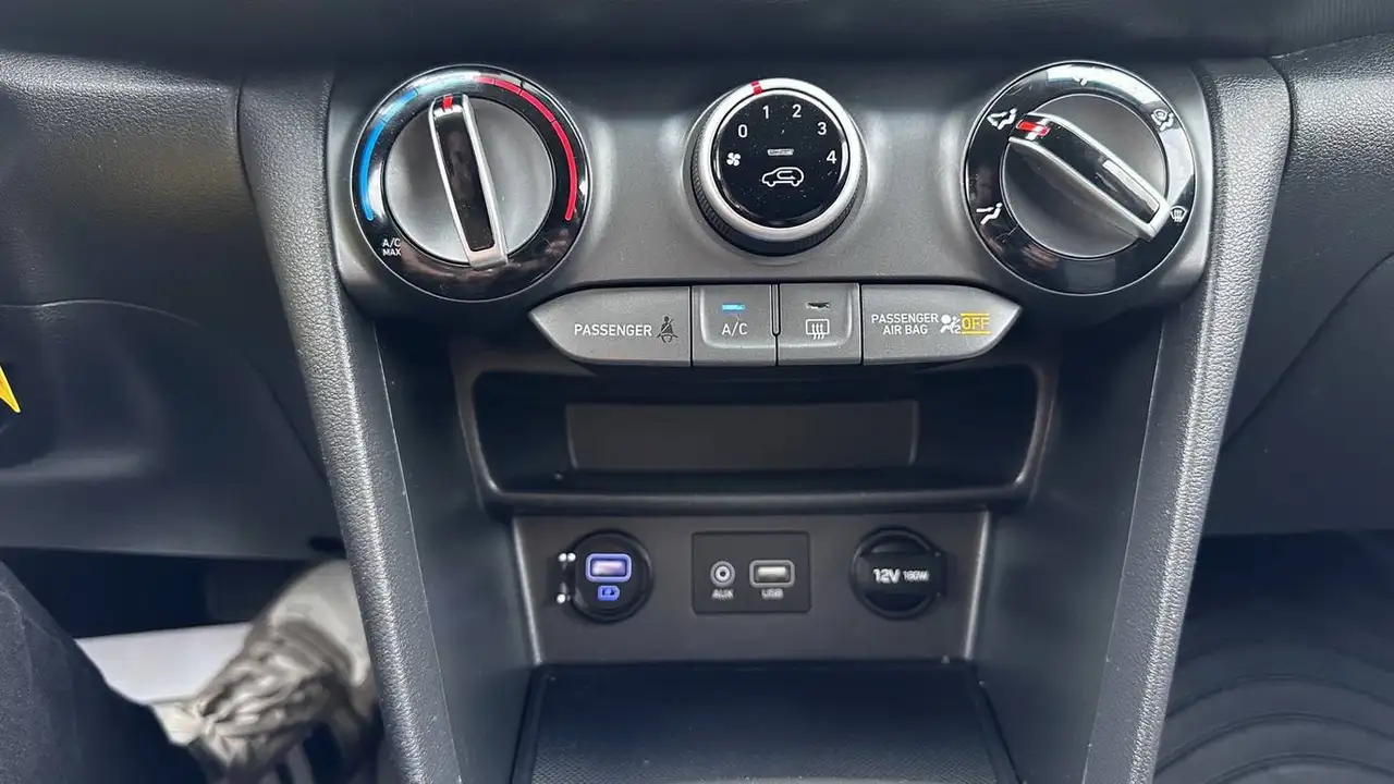 Hyundai KONA снимка Hyundai KONA