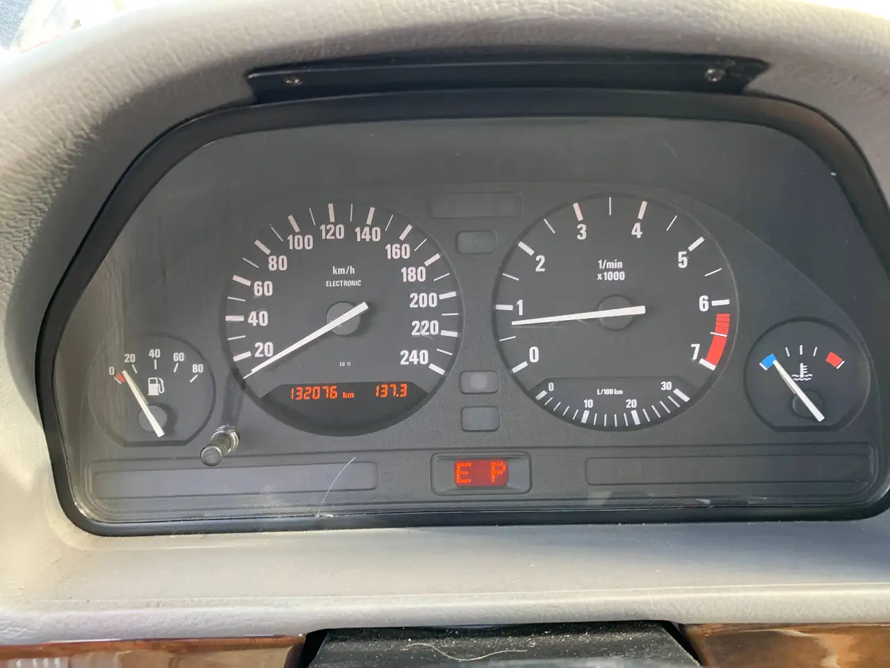 BMW 520iA 24V /Klima/Automatik/eSSD/Alu/eFH, foto 8