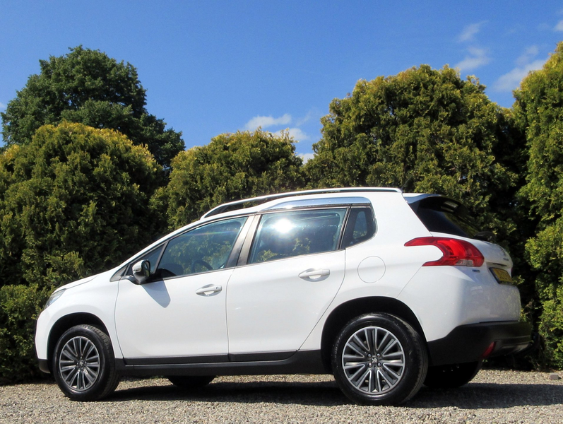 Peugeot 2008 1.2 PureTech * Navi * Cruise * Trekhaak * — photo 4