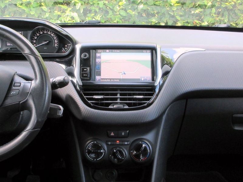 Peugeot 2008 1.2 PureTech * Navi * Cruise * Trekhaak * — photo 2