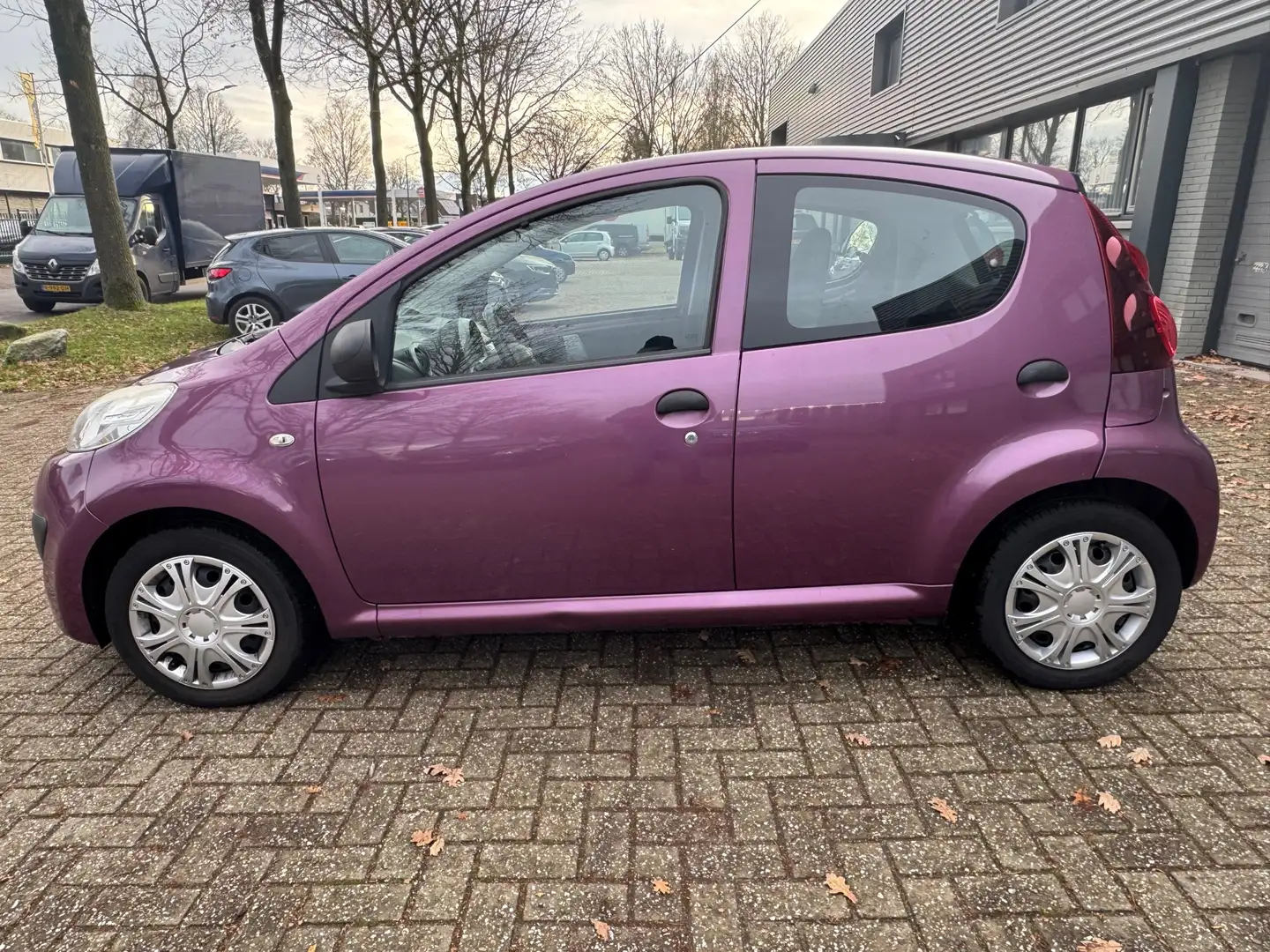 Peugeot 107 1.0 Access Accent Violet - 2