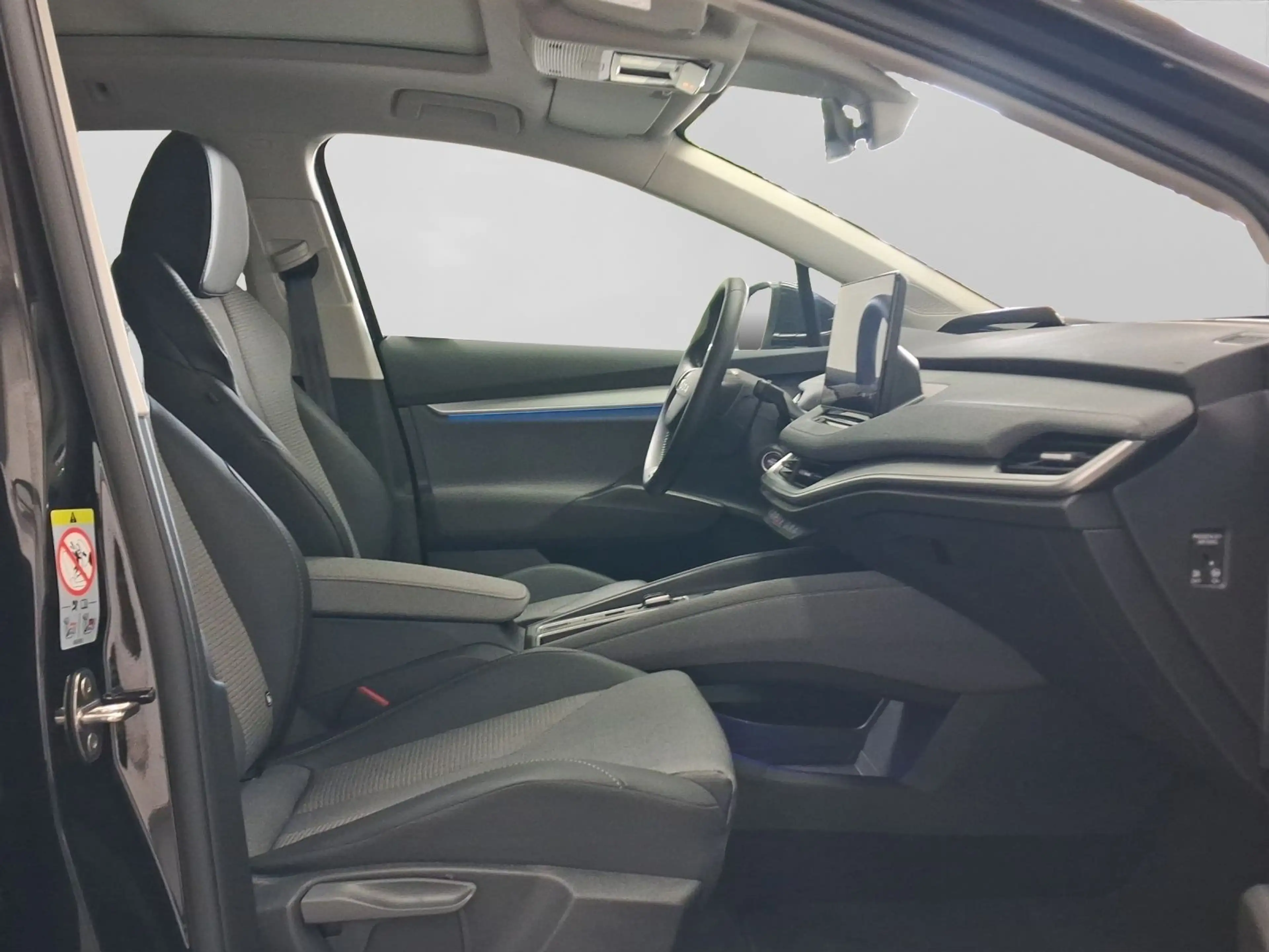 Skoda Enyaq 85 LOFT PANO AHK HuD LM20 — photo 4