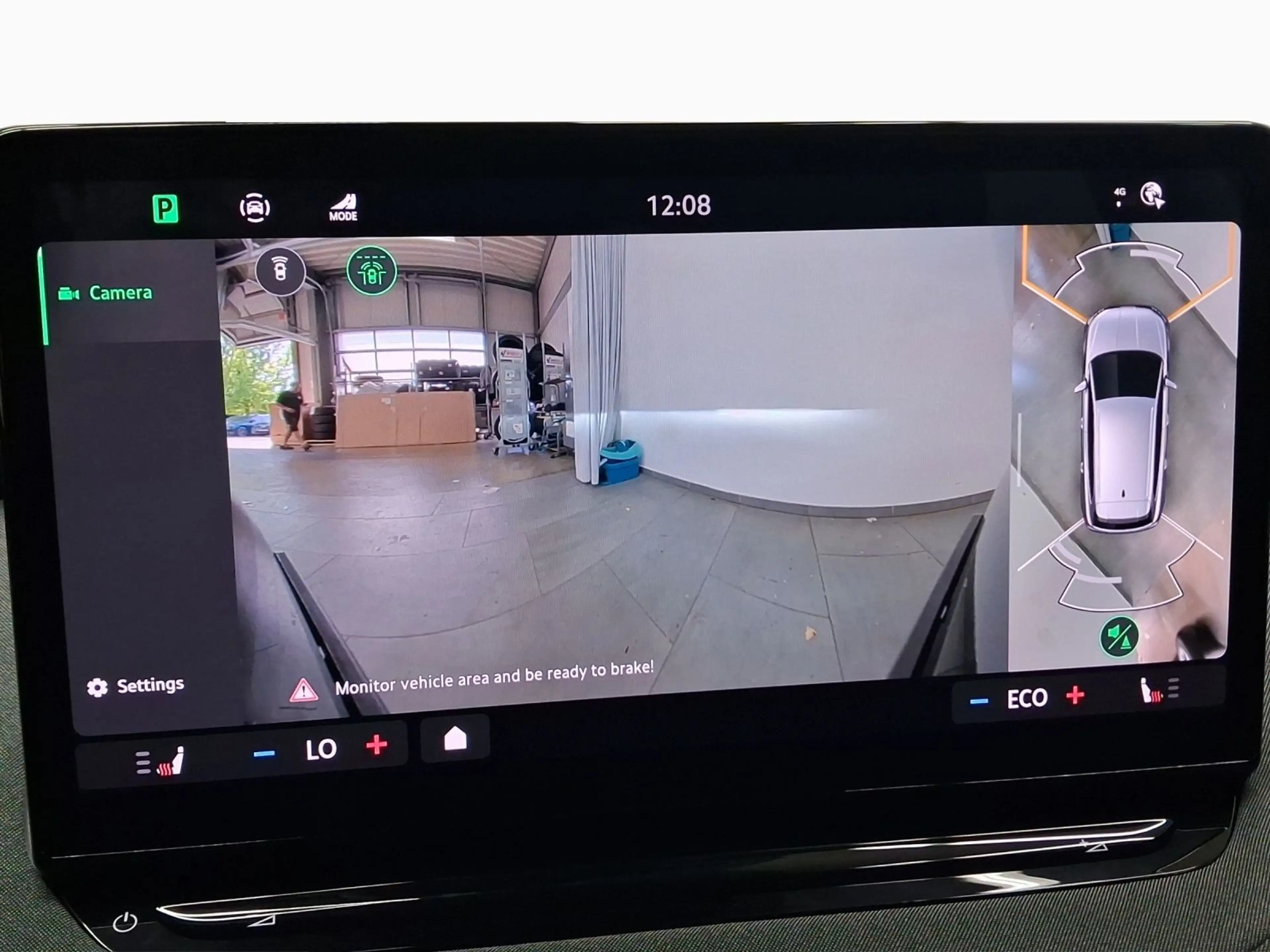 Skoda Enyaq 85 LOFT PANO AHK HuD LM20 — photo 13
