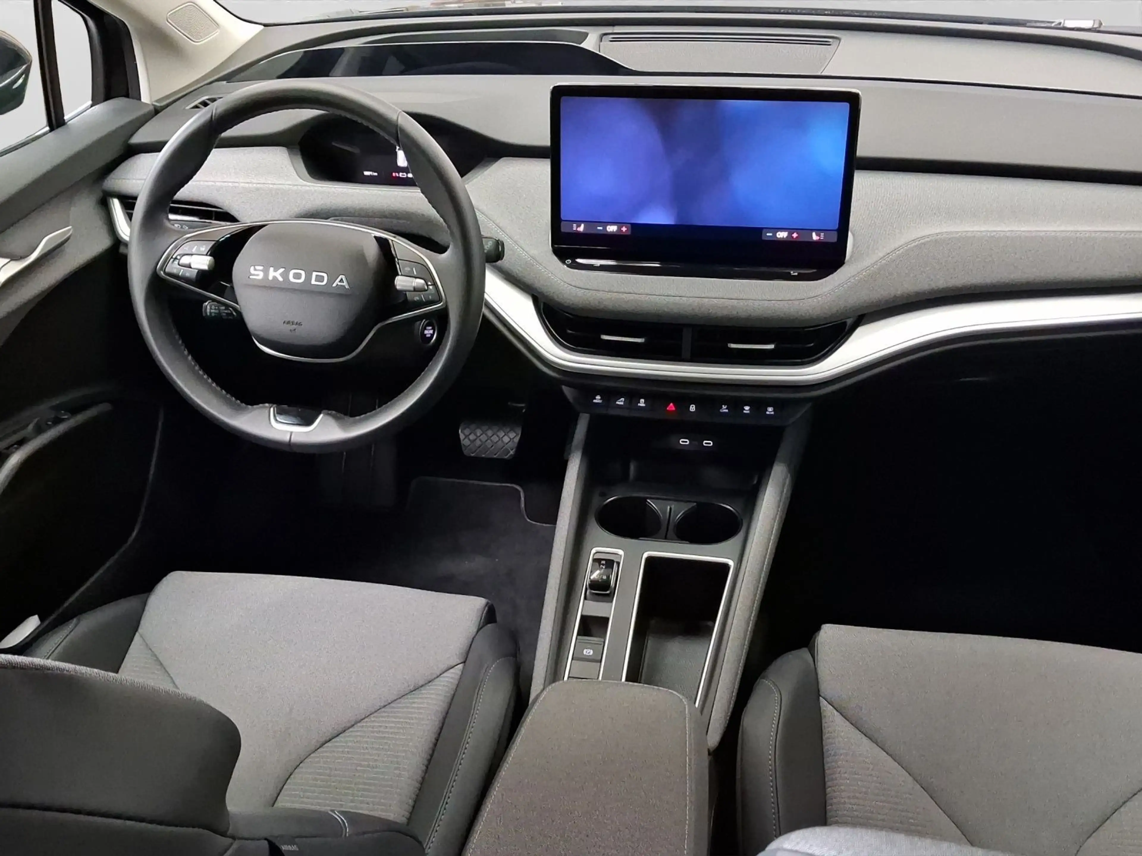 Skoda Enyaq 85 LOFT PANO AHK HuD LM20 — photo 5