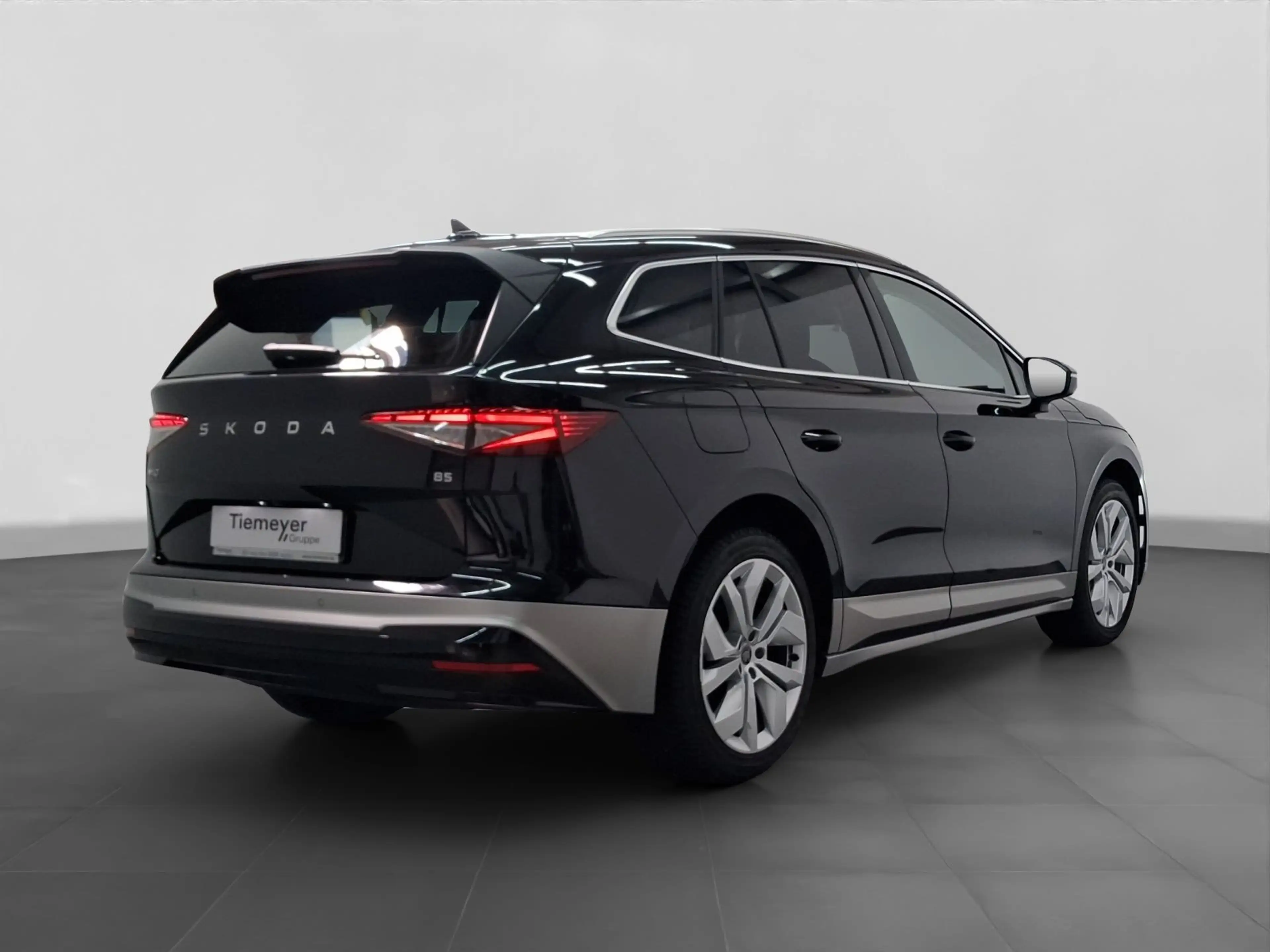 Skoda Enyaq 85 LOFT PANO AHK HuD LM20 — photo 3