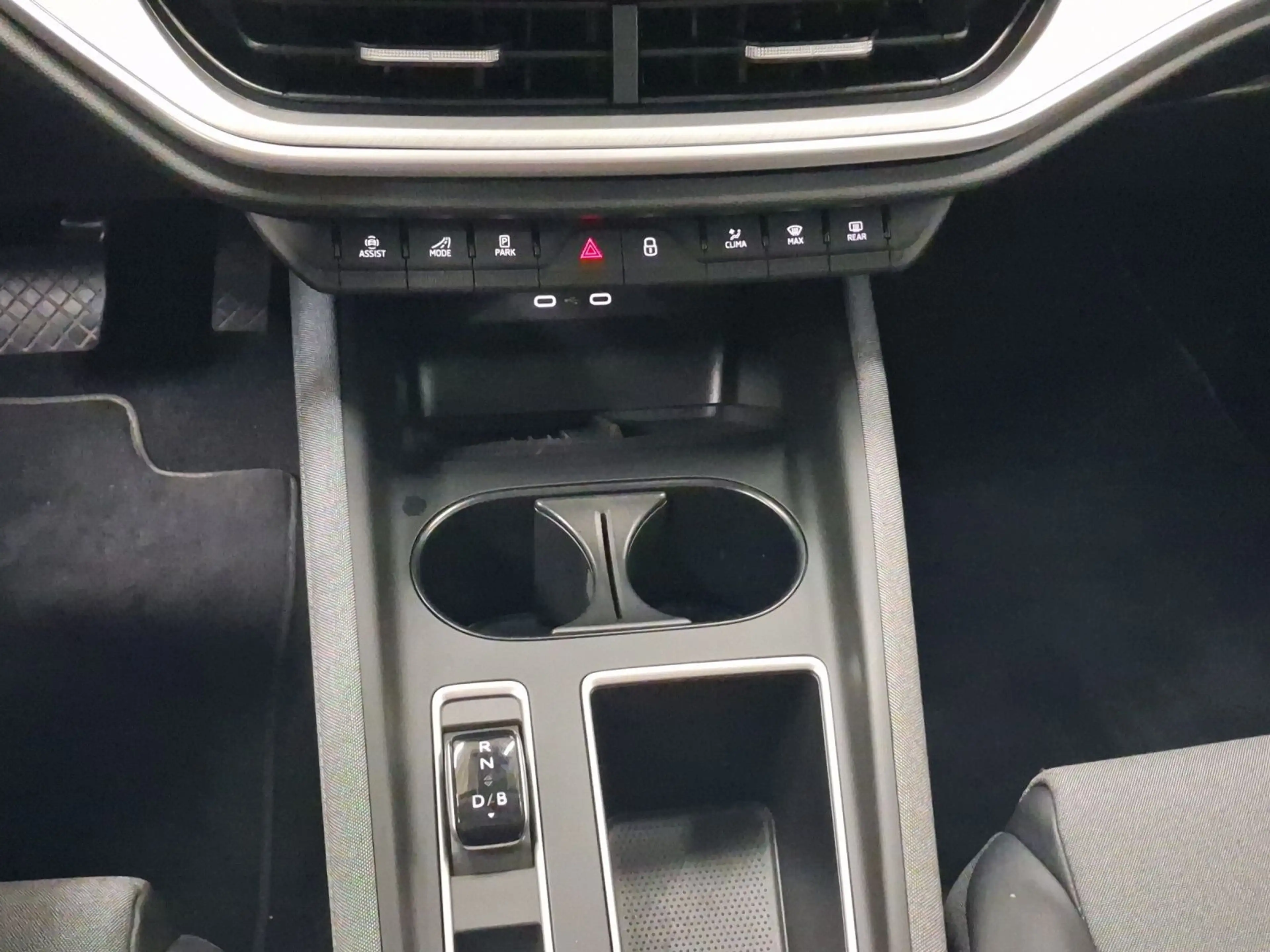 Skoda Enyaq 85 LOFT PANO AHK HuD LM20 — photo 15