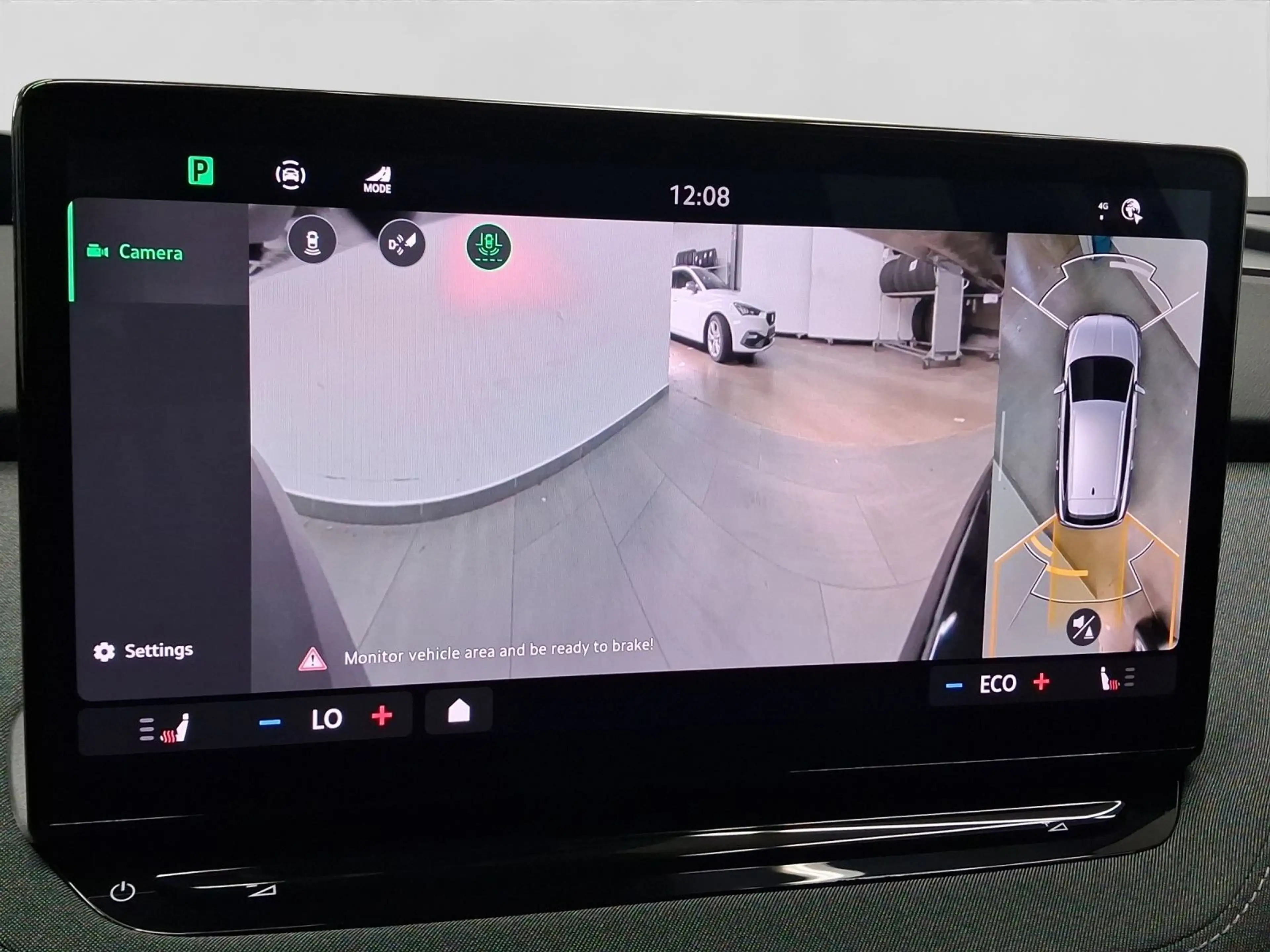 Skoda Enyaq 85 LOFT PANO AHK HuD LM20 — photo 14