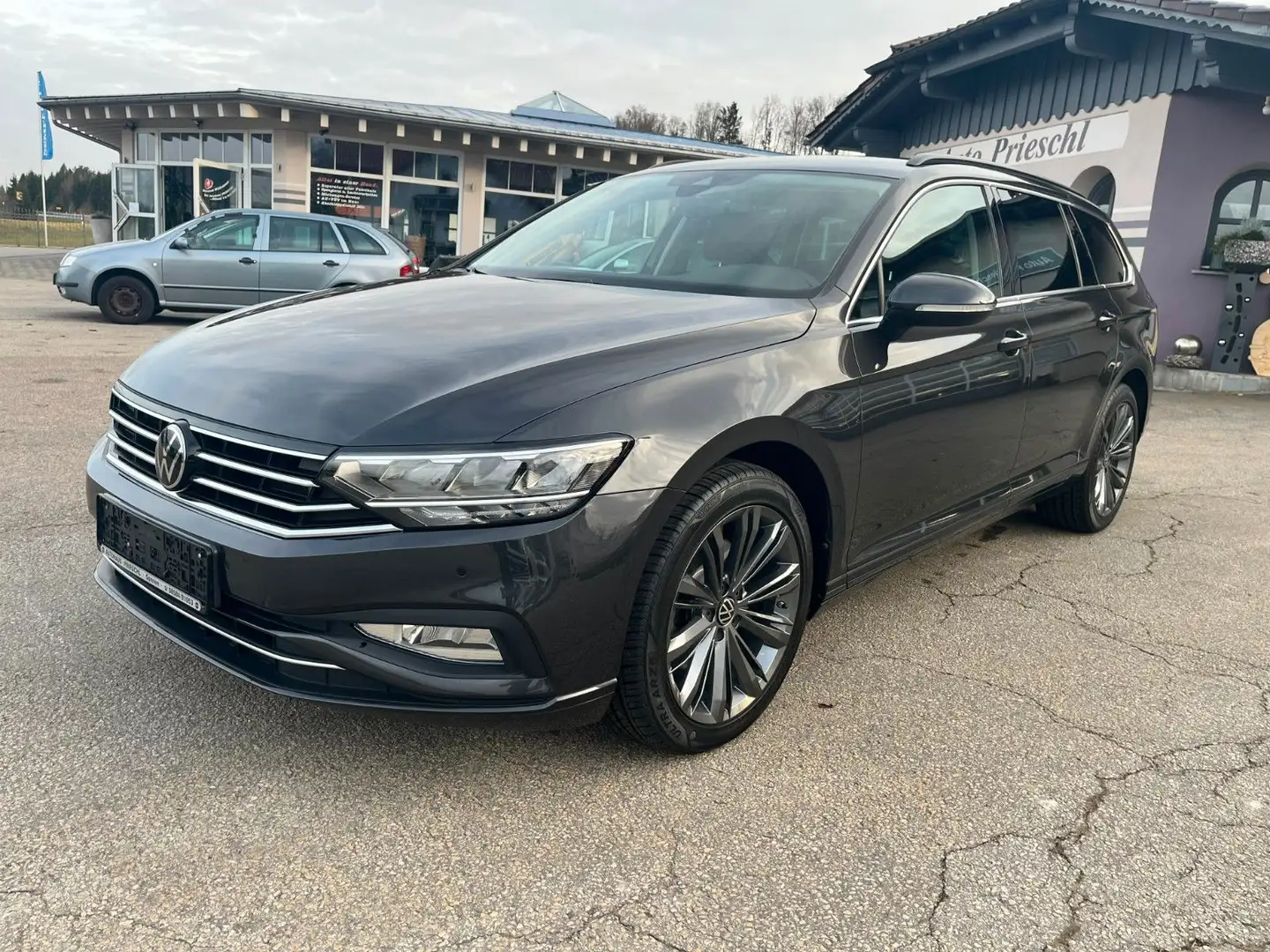 Volkswagen Passat Variant 2.0 TDI DSG 4MOT Busi. /AHK/Virtu Grijs - 1