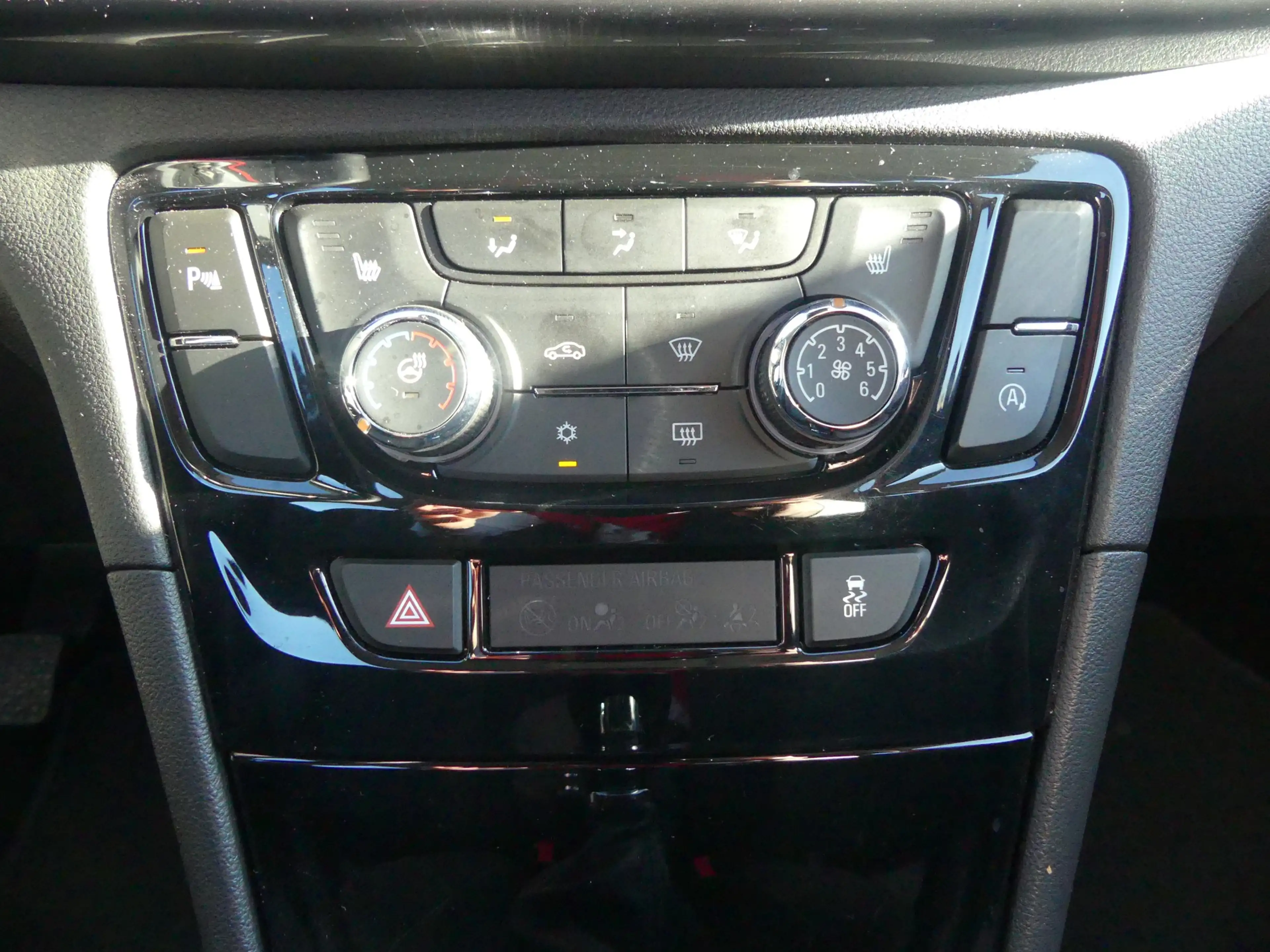Opel Mokka X 1.4 Turbo Active Start/Stop — photo 15