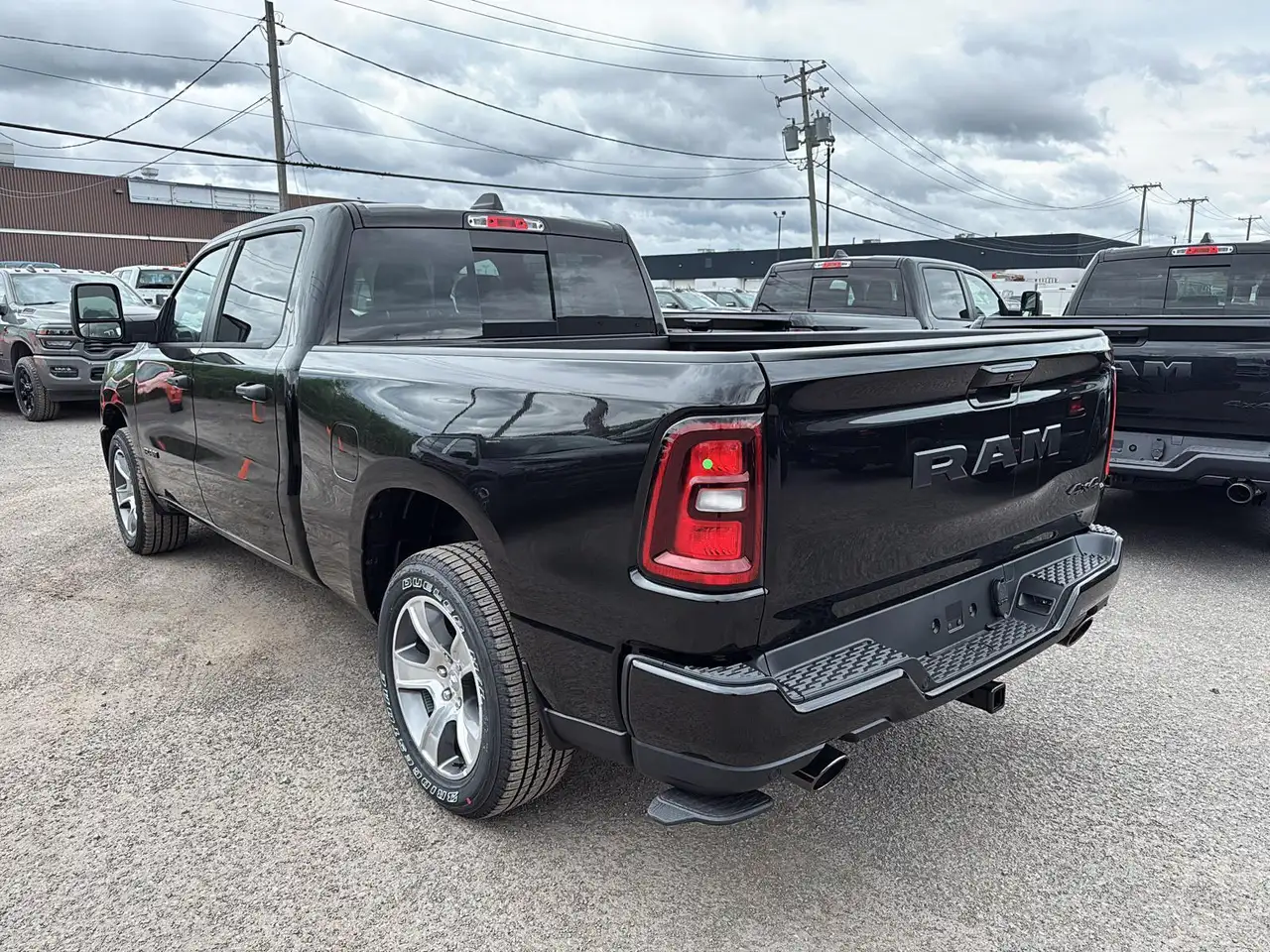 RAM 1500 снимка RAM 1500