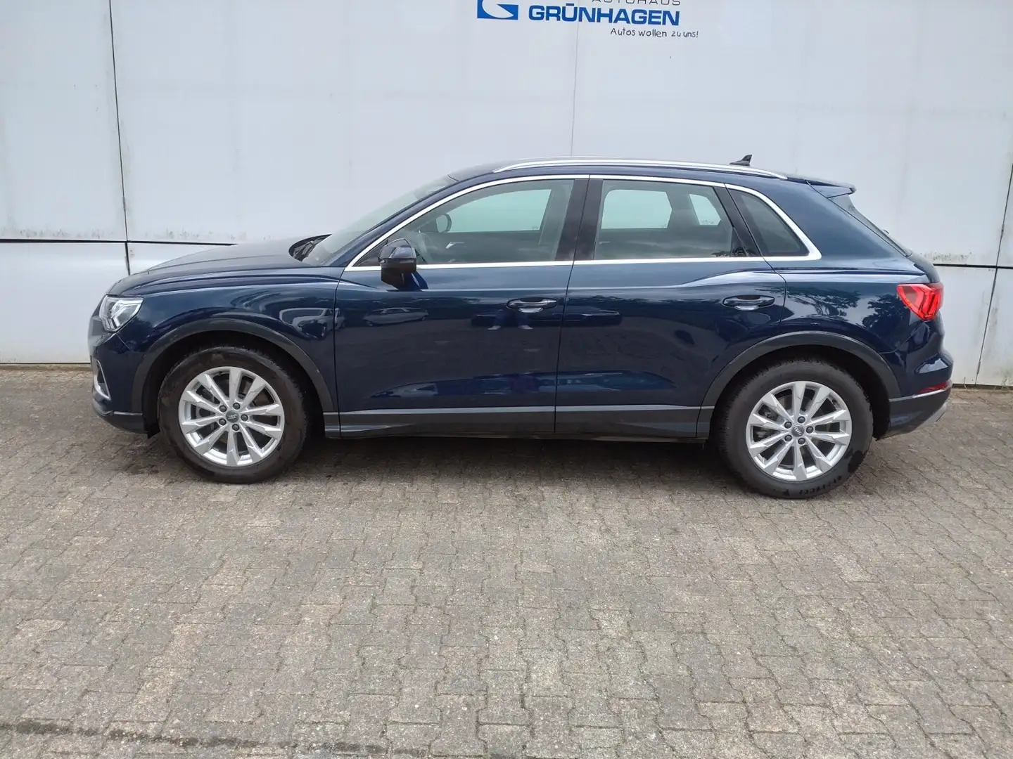 Audi Q3 Q3 40 2.0 TFSI quattro advanced  Autom./Klima/LED Blau - 2