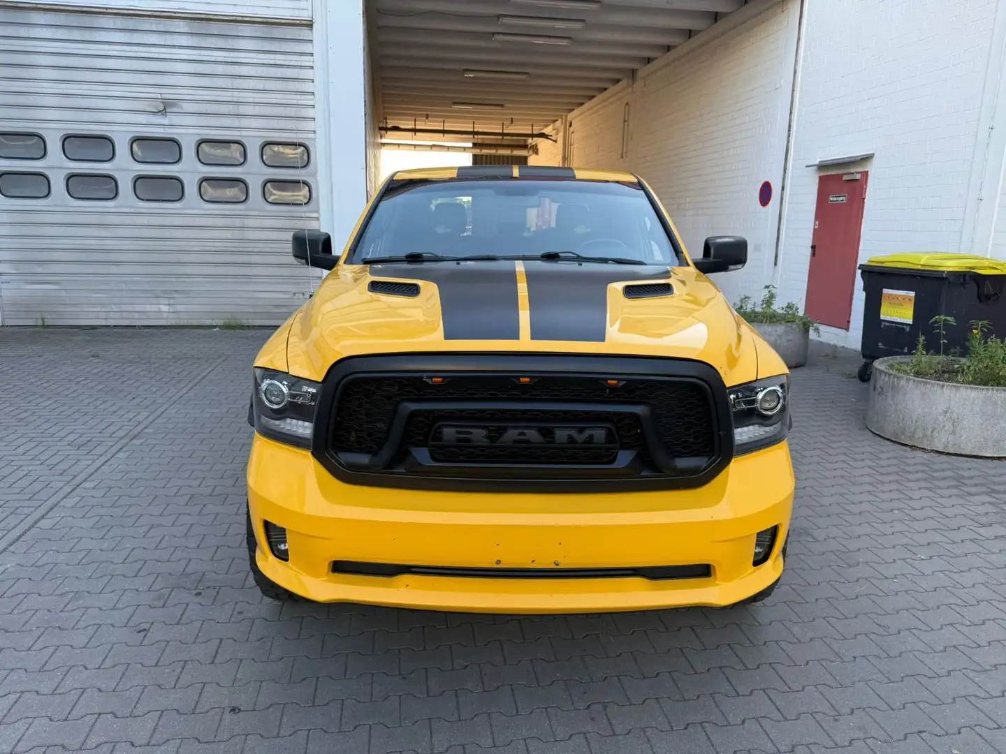 Dodge RAM Sport, 4x4 ,5.7 Hemi,Crew Cab, Jaune - 2