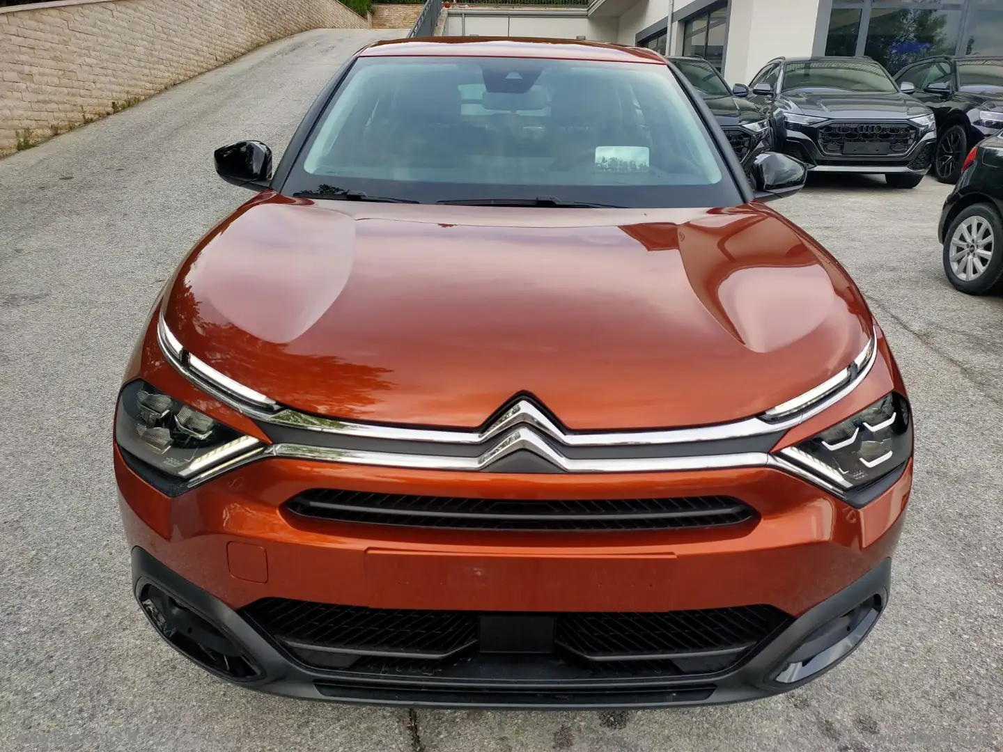 Citroen C4 PureTech 130 S&S Shine Arancione - 2