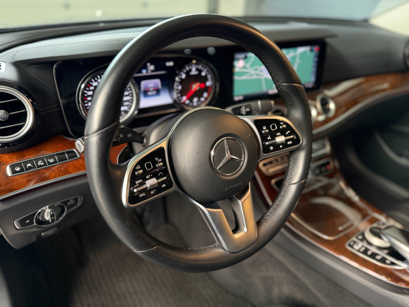 Mercedes-Benz E 400 d 4Matic-LED-AIRMATIC-SCHECKH.-LEDER-AHK-20"AMG — photo 12
