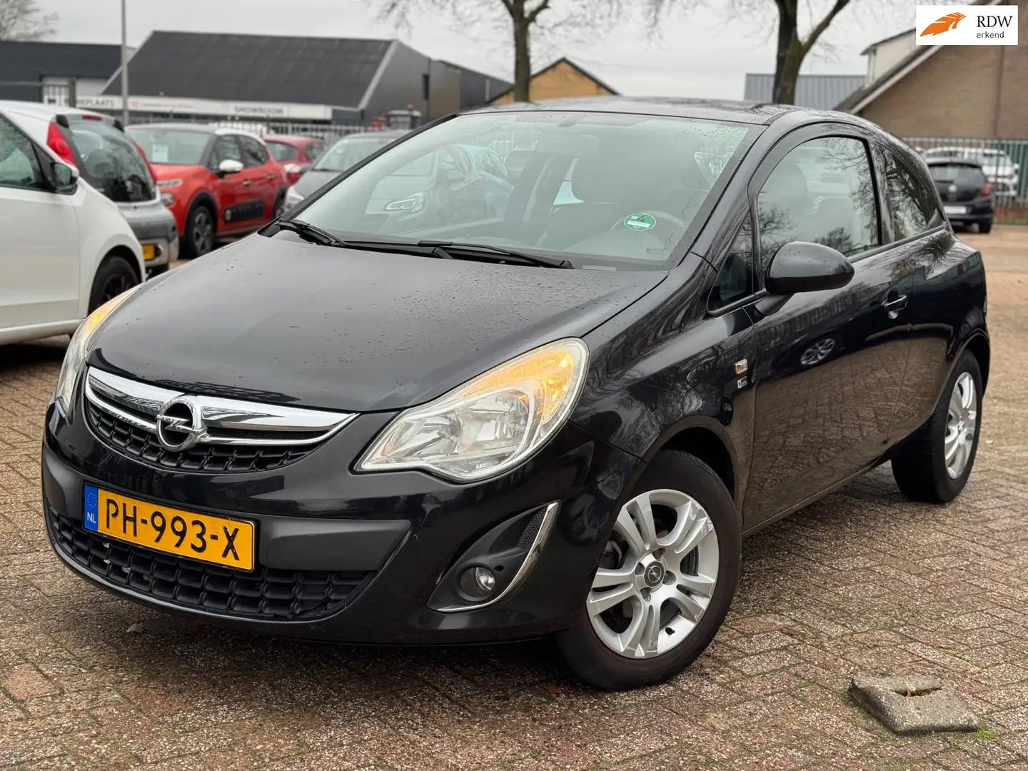 Opel Corsa 1.2-16V Cosmo NAVIGATIE AIRCO CRUISE CTRL NW.APK Schwarz - 1