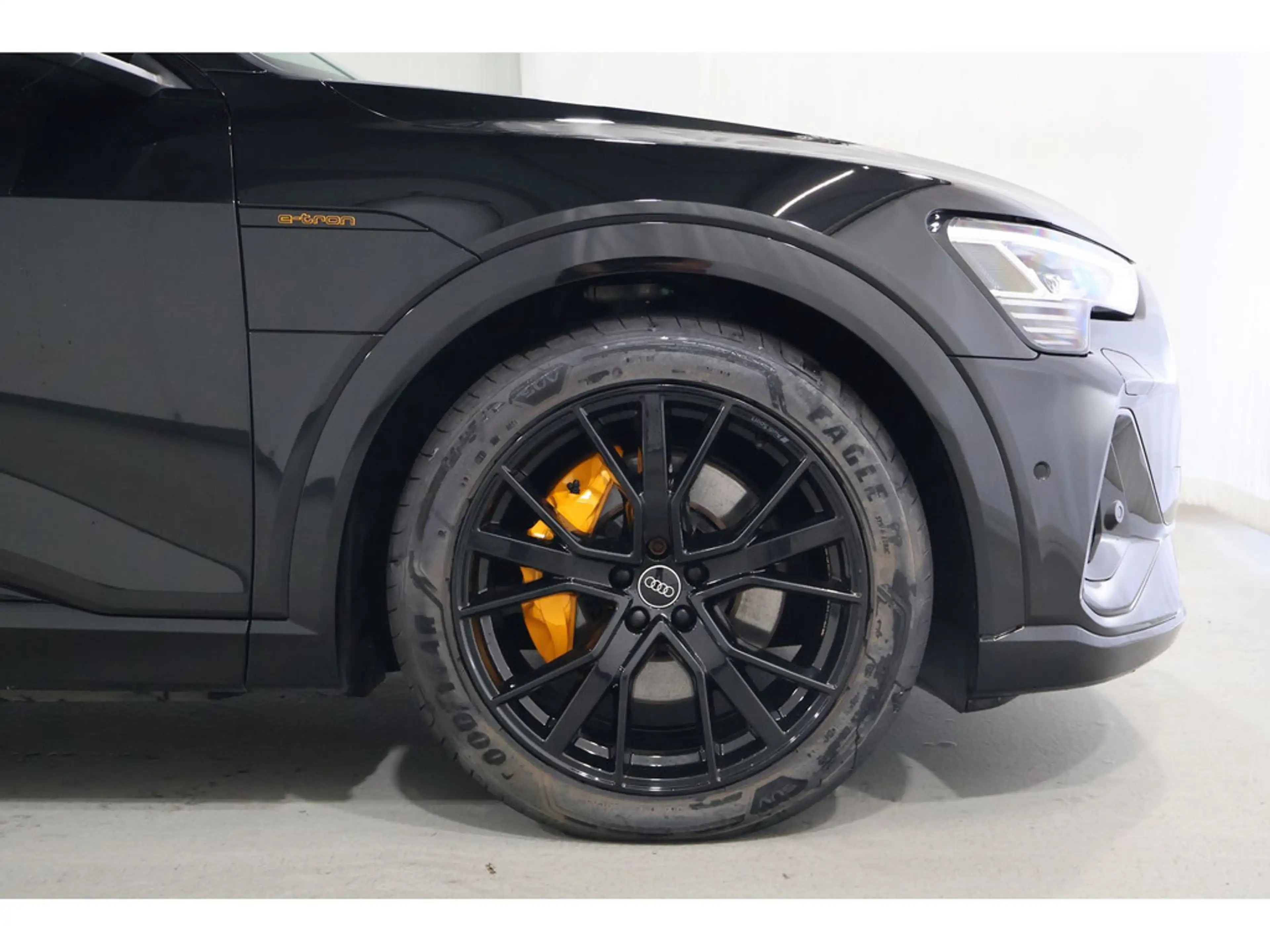 Audi e-tron Sportback 55 quattro S line AHK*Pano*B&O*Navi*SHZ — photo 6