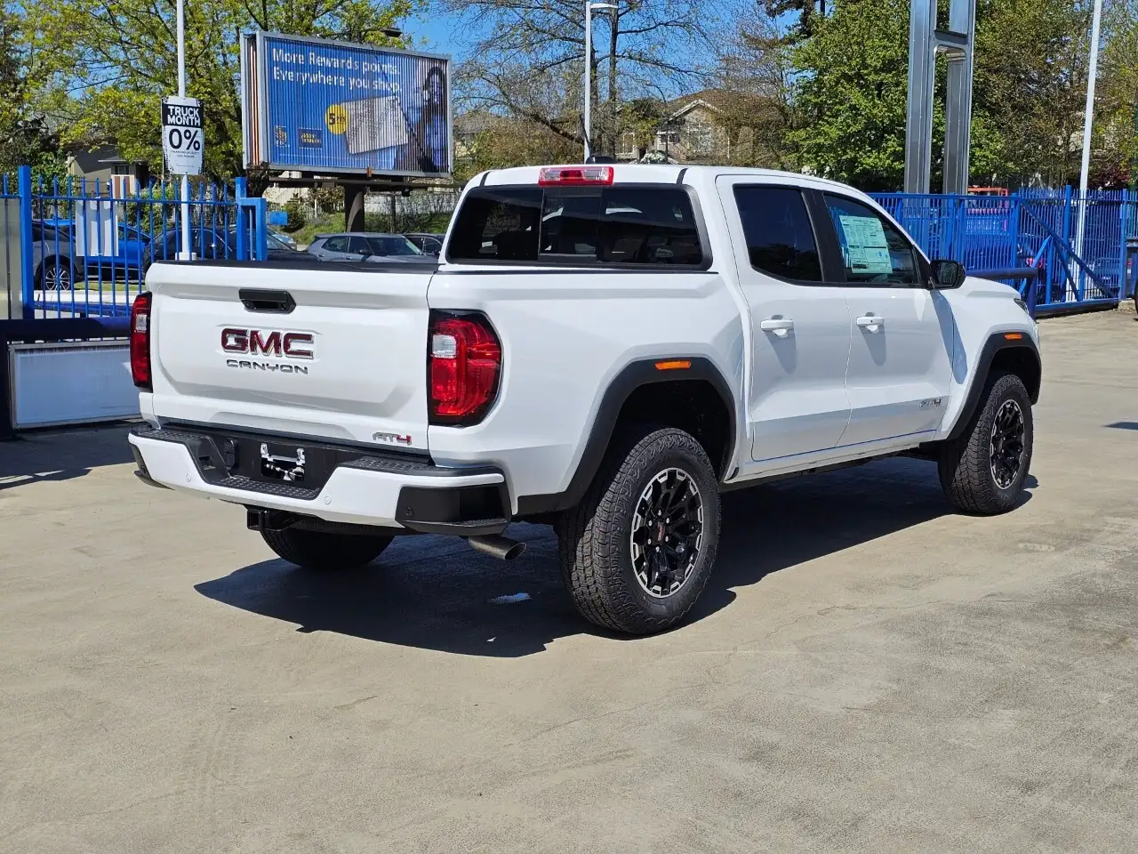 GMC Canyon снимка GMC Canyon