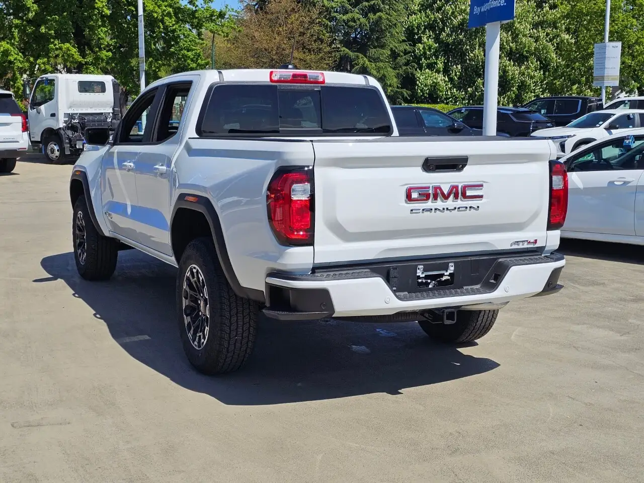 GMC Canyon снимка GMC Canyon