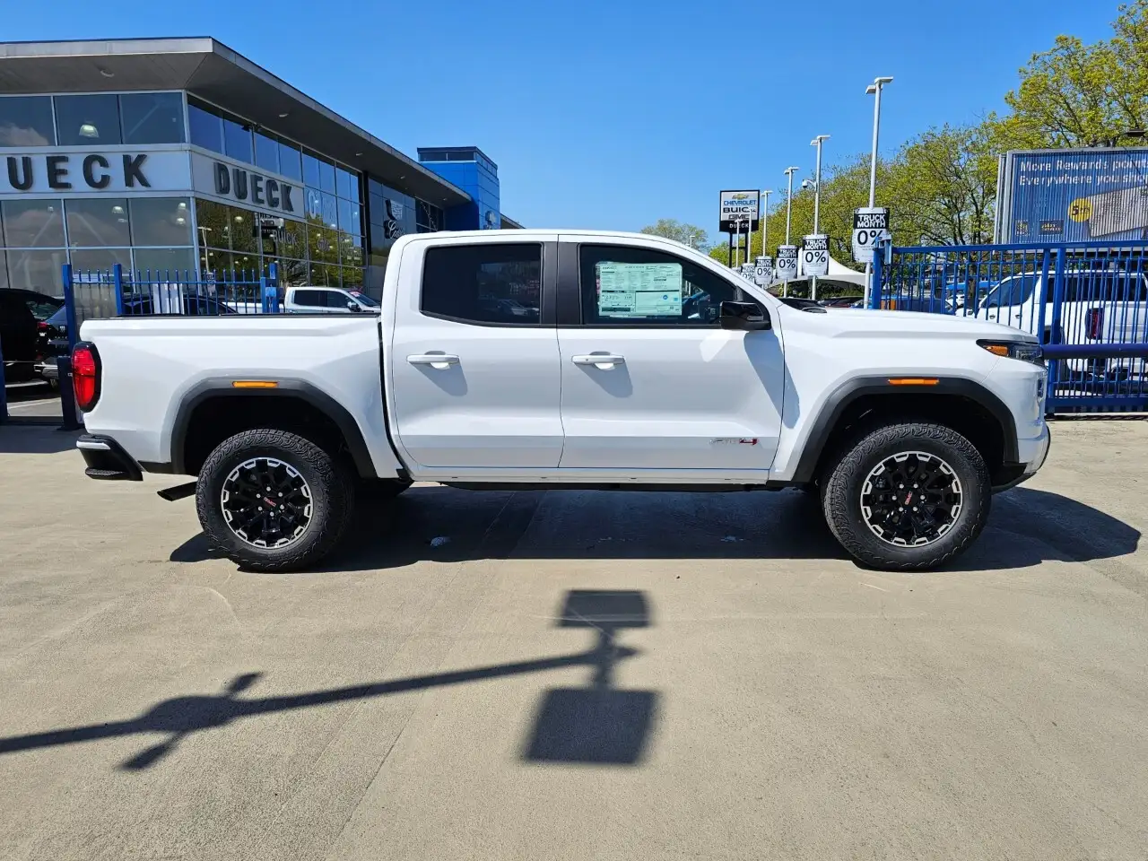 GMC Canyon снимка GMC Canyon