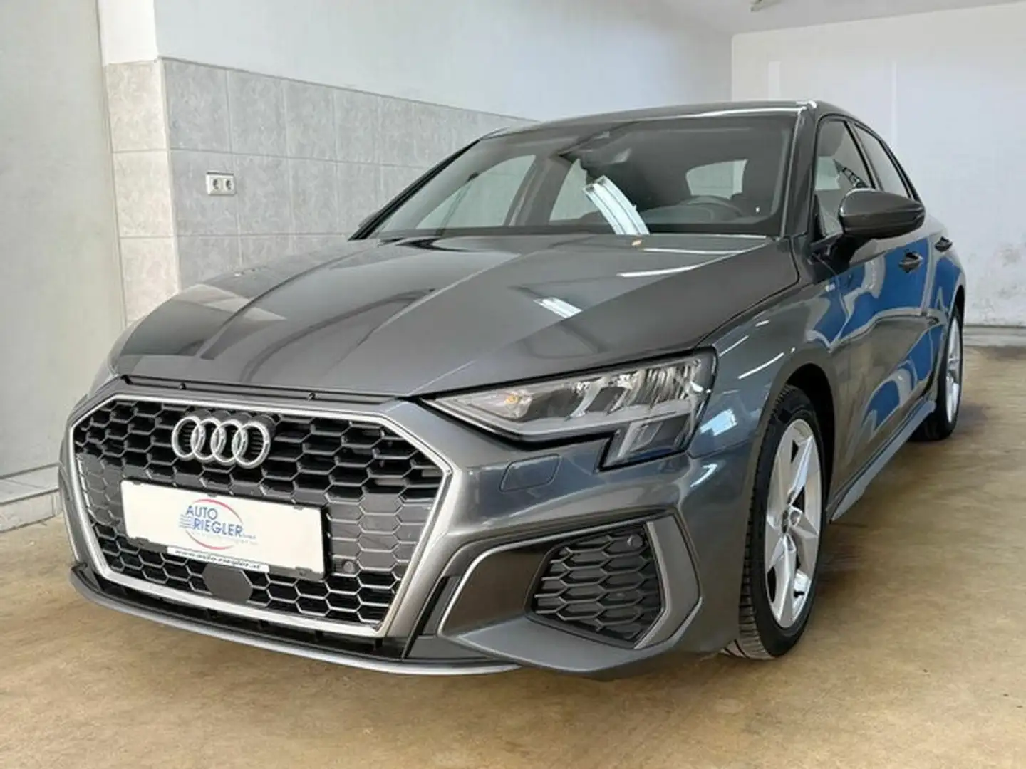 Audi A3 30 TDI Aut. ''S-Line'' LED-Navi-Virtual-Sitzh.'' Grau - 1