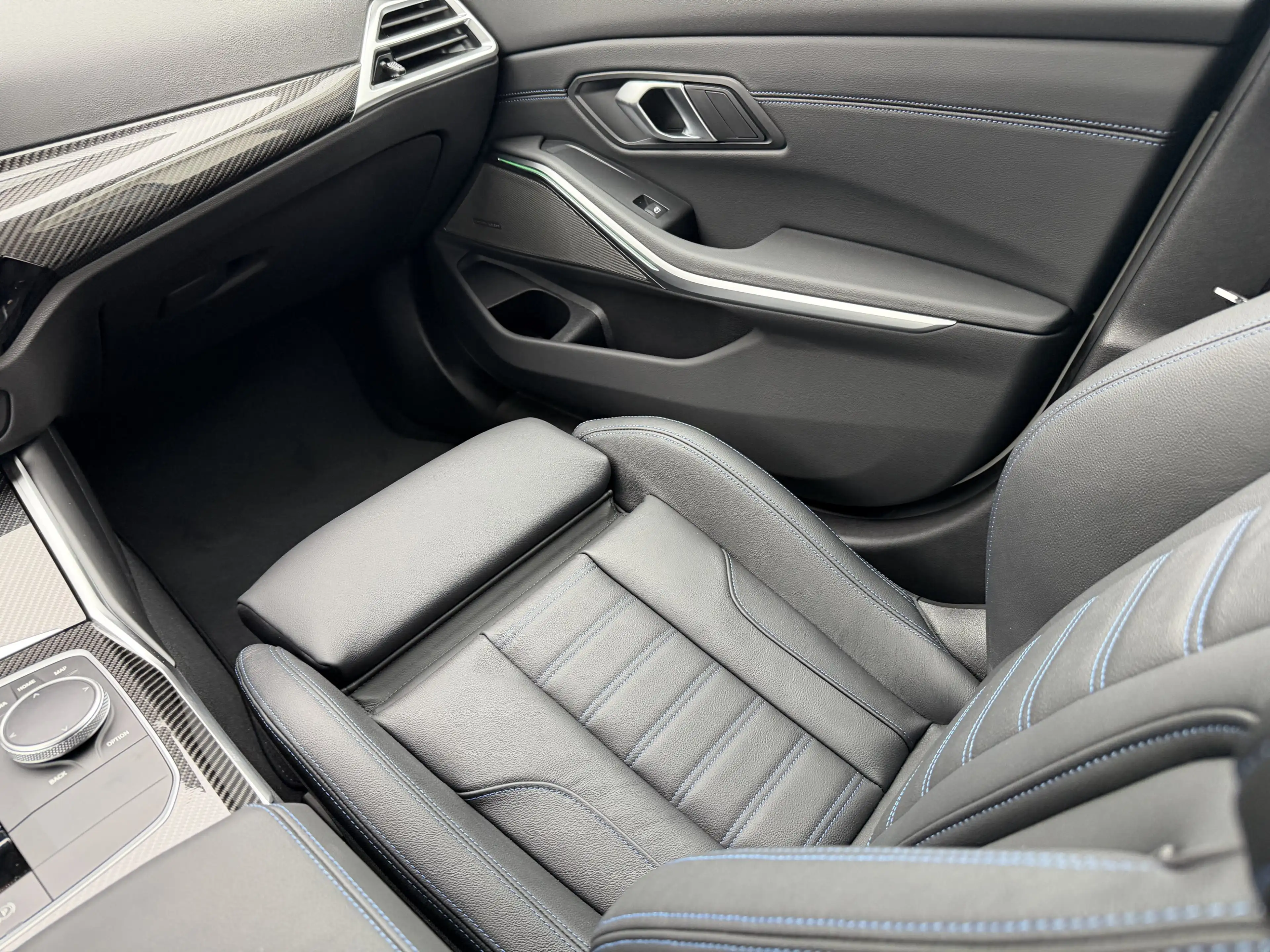 BMW 340 M340d xDrive Limousine — photo 9
