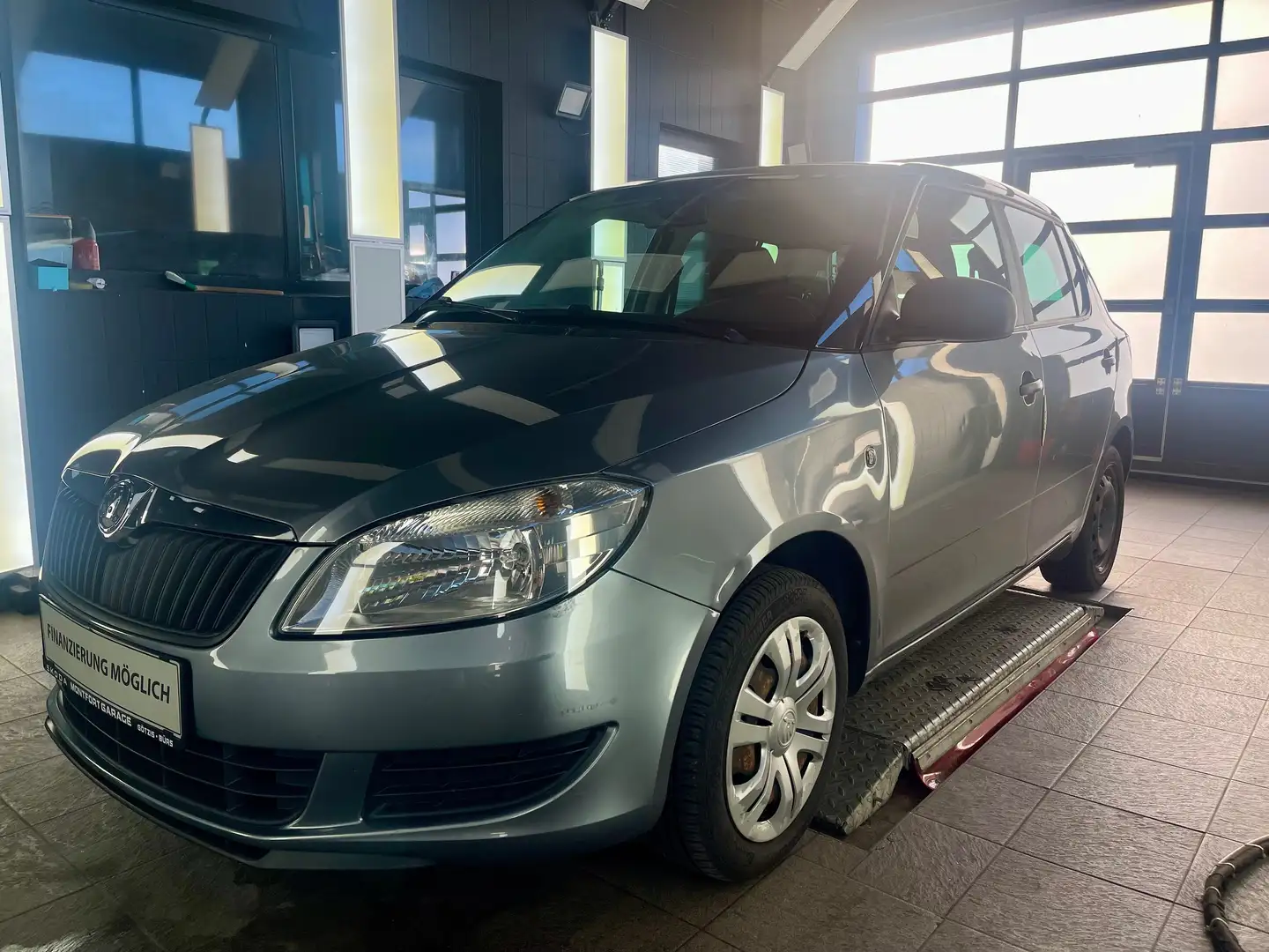 Skoda Fabia Active Grau - 1