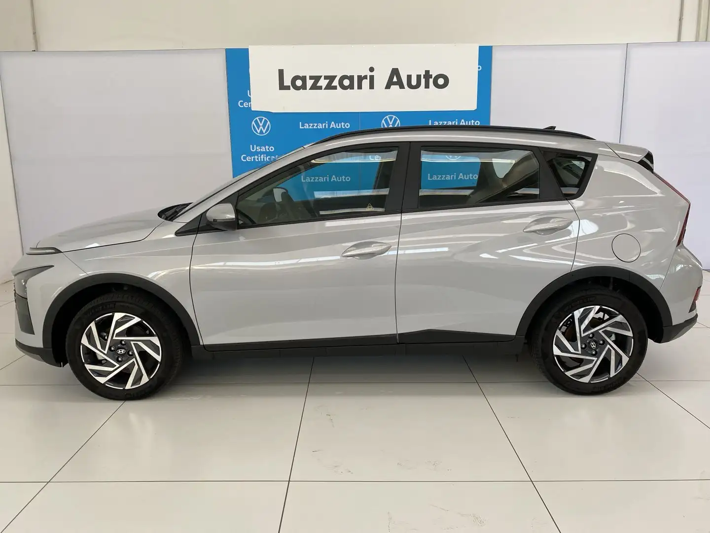 Hyundai BAYON Bayon 1.2 MPI MT XLine Grau - 2