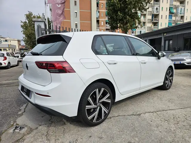Volkswagen Golf view 4