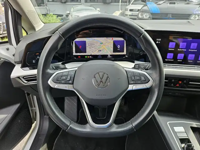 Volkswagen Golf view 13