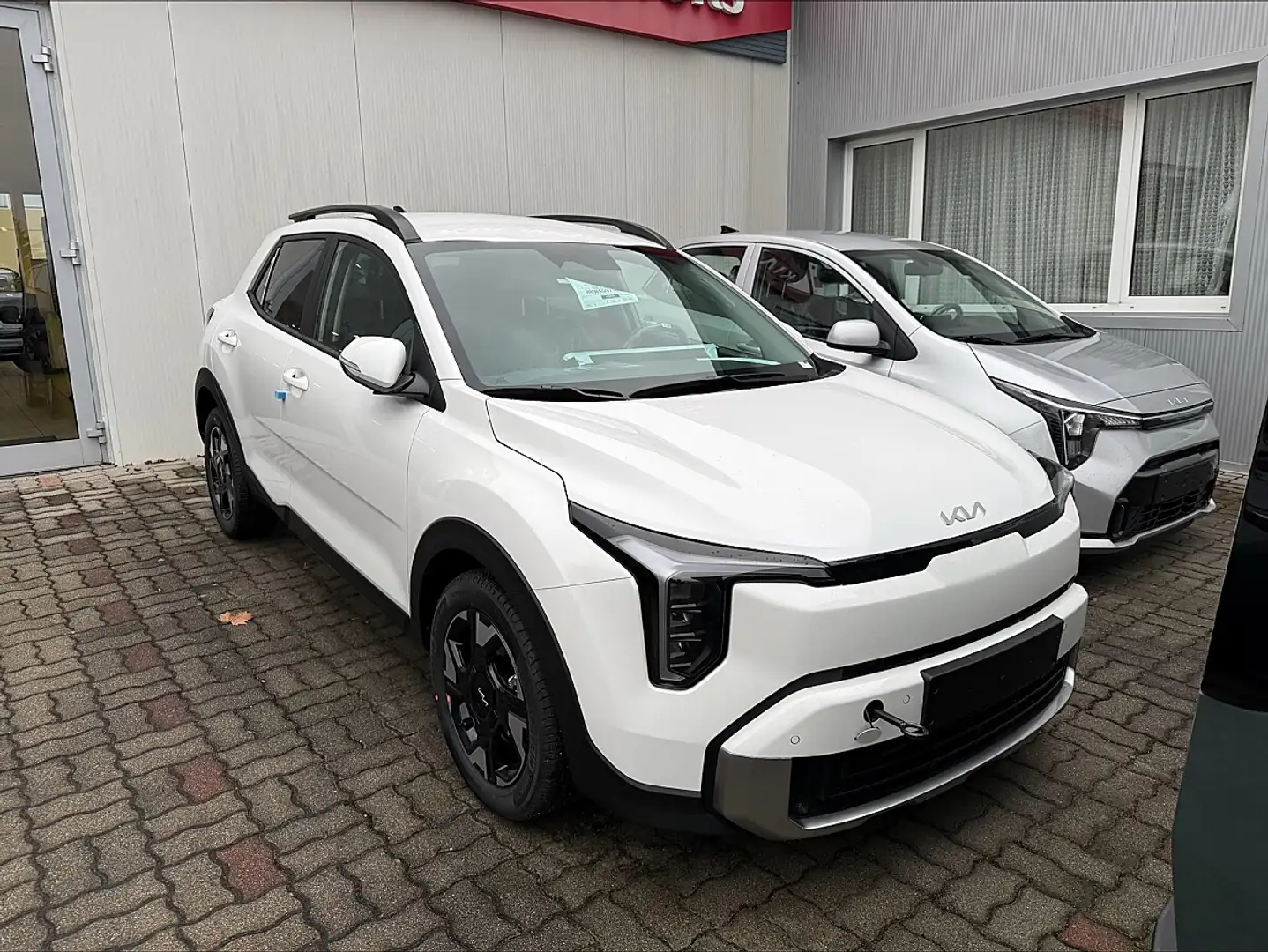 Kia Stonic 1,0 TGDI GPF ISG Silber Weiß - 1