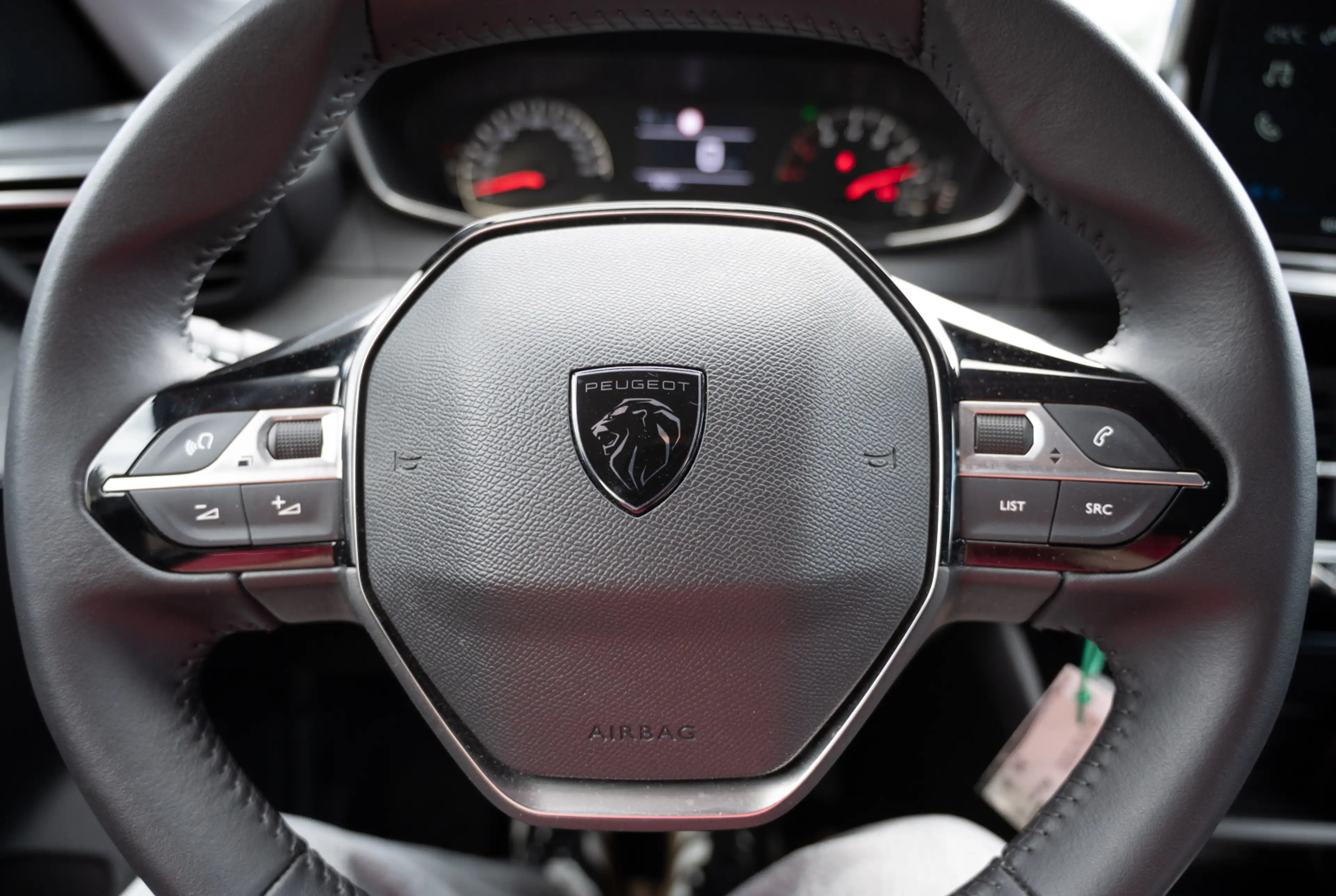 Peugeot 208 Active 1.2 PureTech 75 *MIRRORSCREEN*DAB*TEMPOMAT* — photo 13