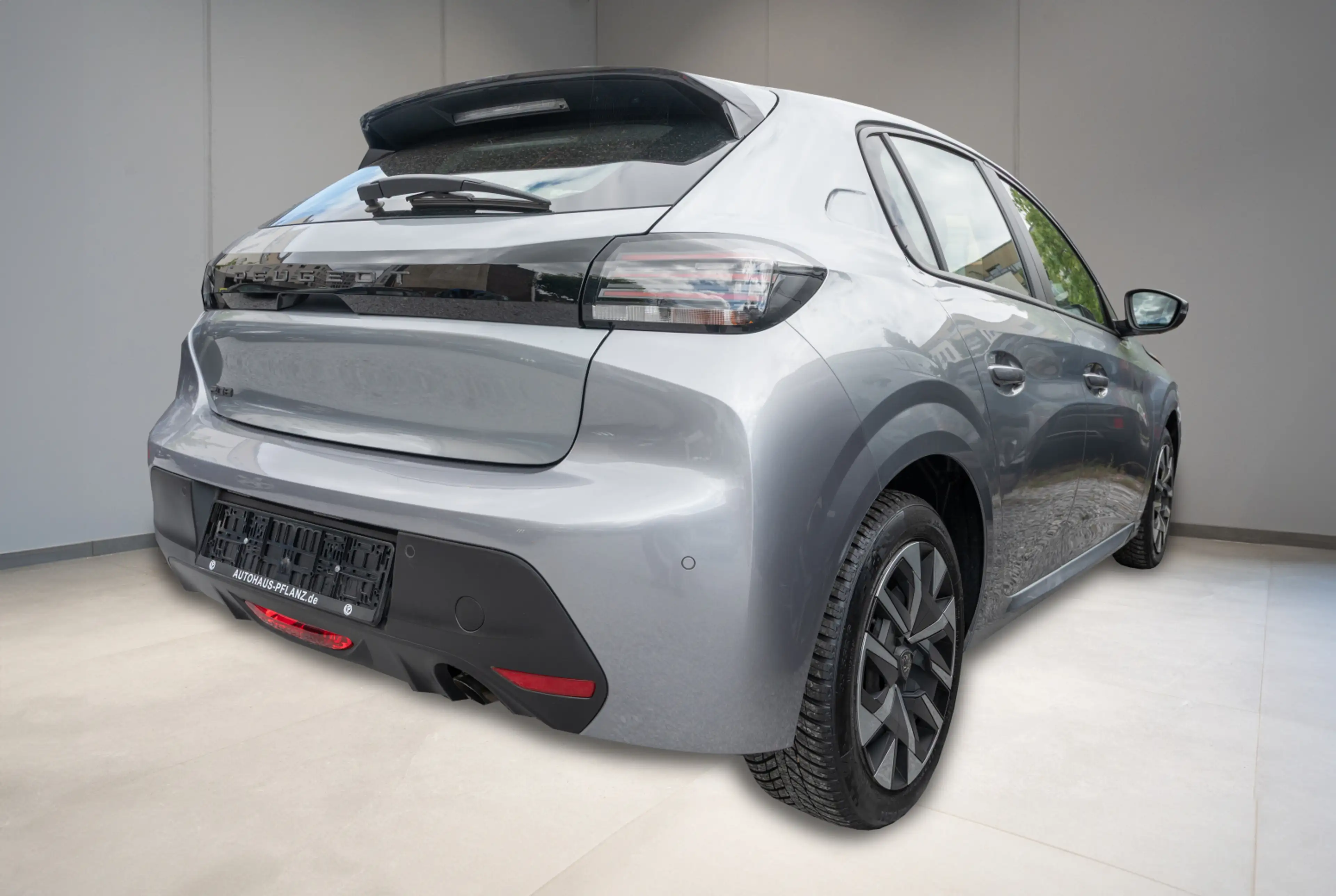 Peugeot 208 Active 1.2 PureTech 75 *MIRRORSCREEN*DAB*TEMPOMAT* — photo 3