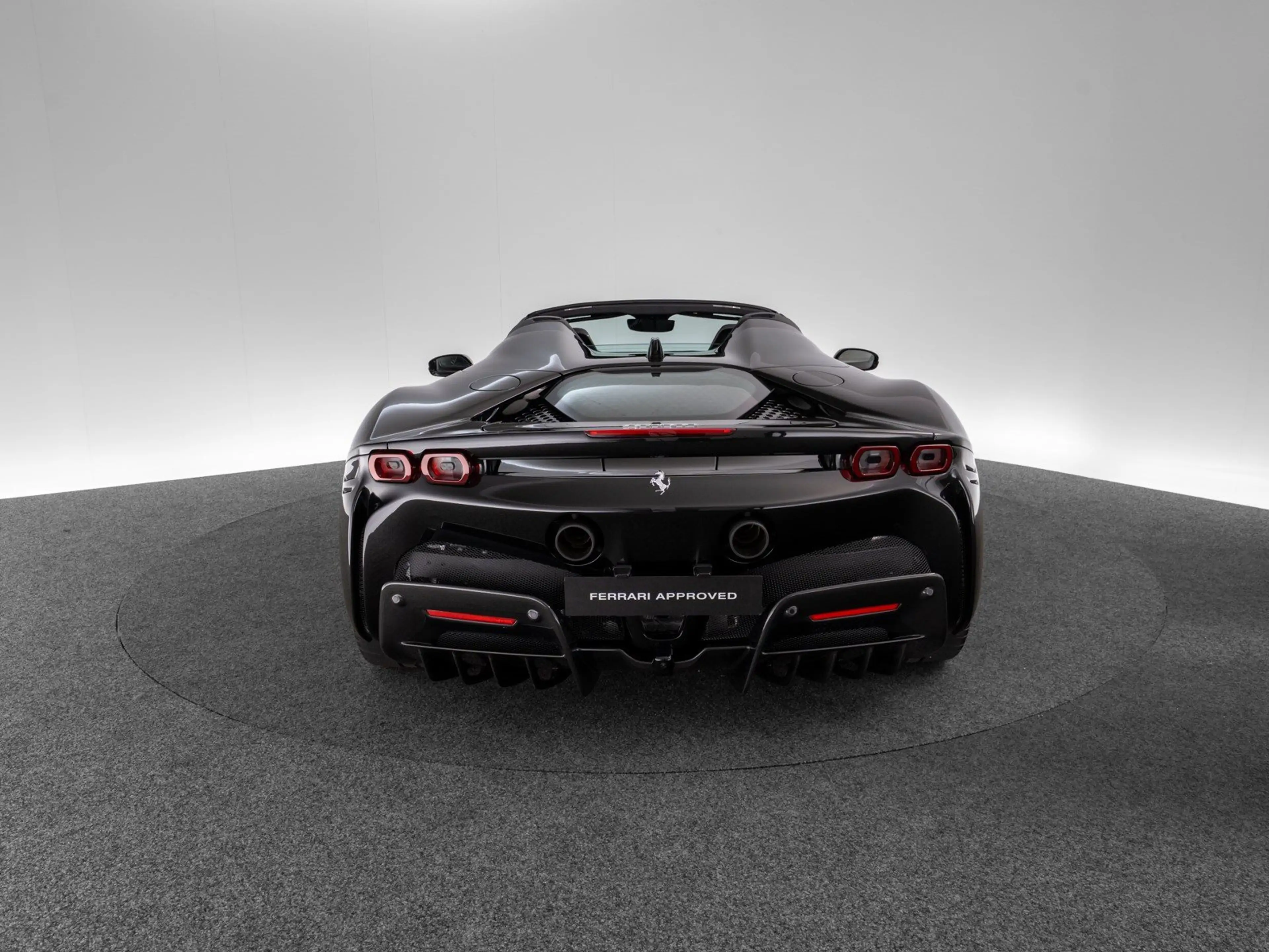 Ferrari SF90 Spider — photo 4