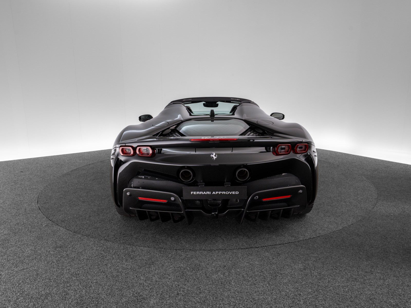 Ferrari SF90 Spider — photo 4