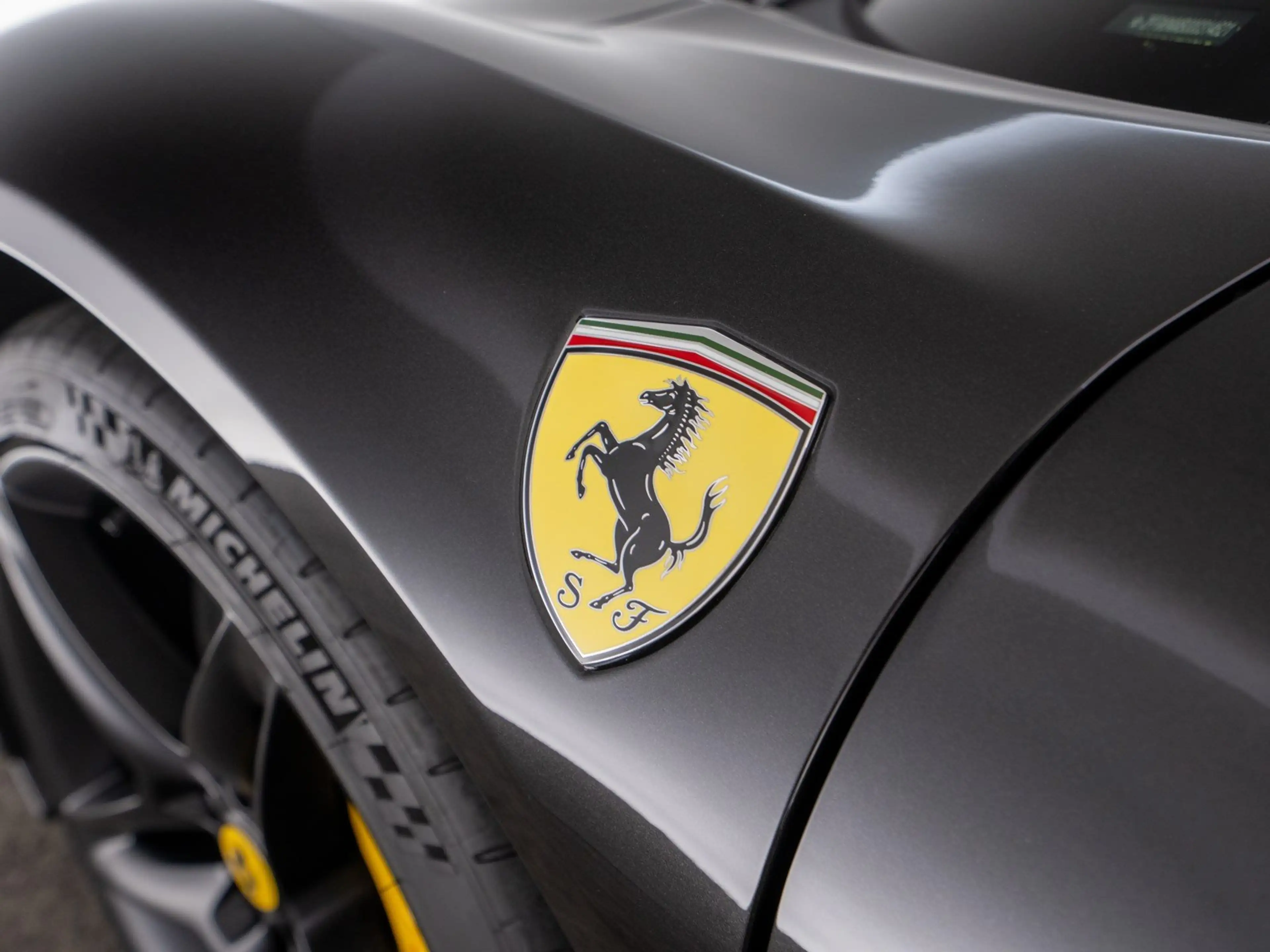 Ferrari SF90 Spider — photo 8