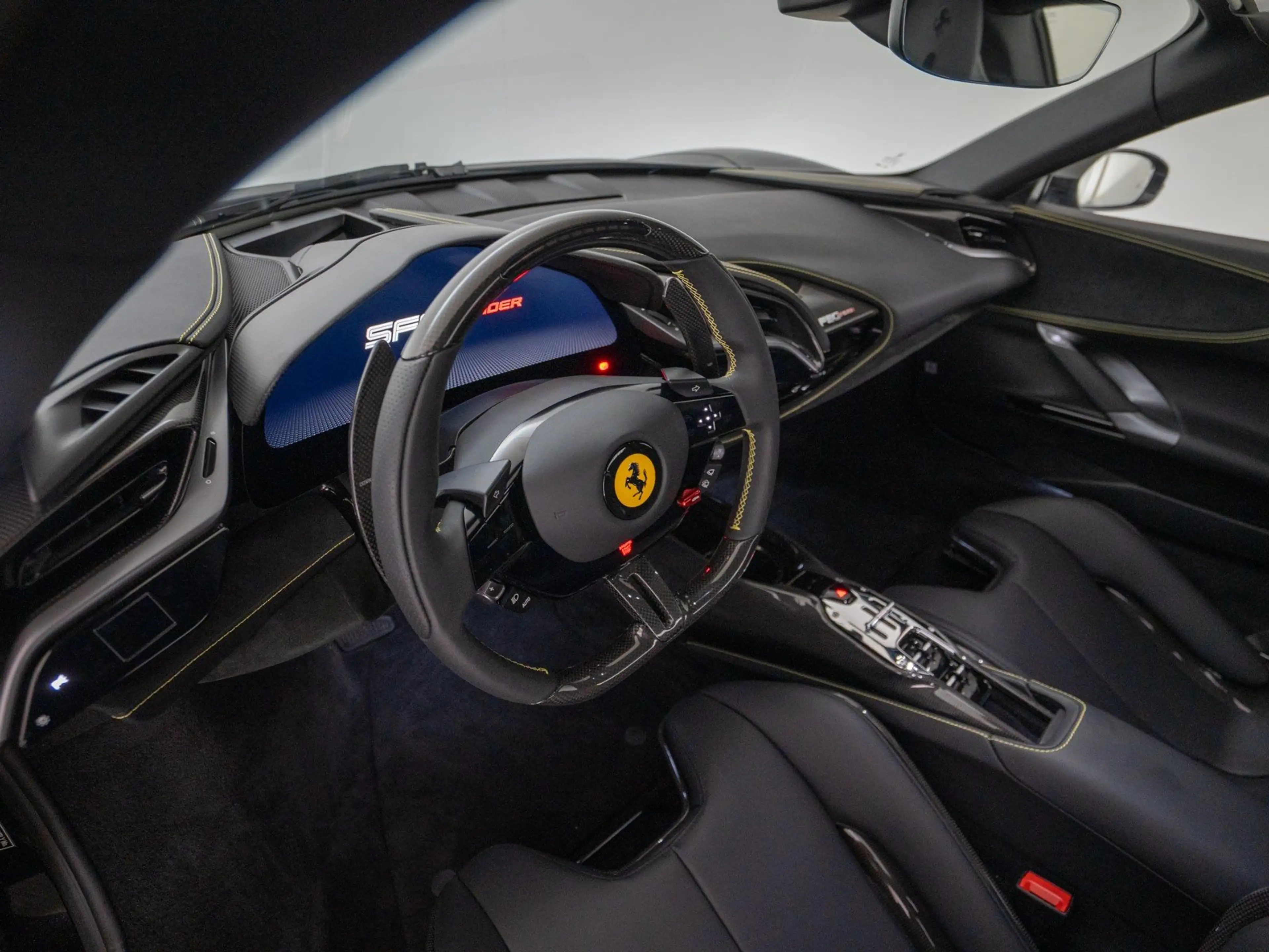 Ferrari SF90 Spider — photo 13