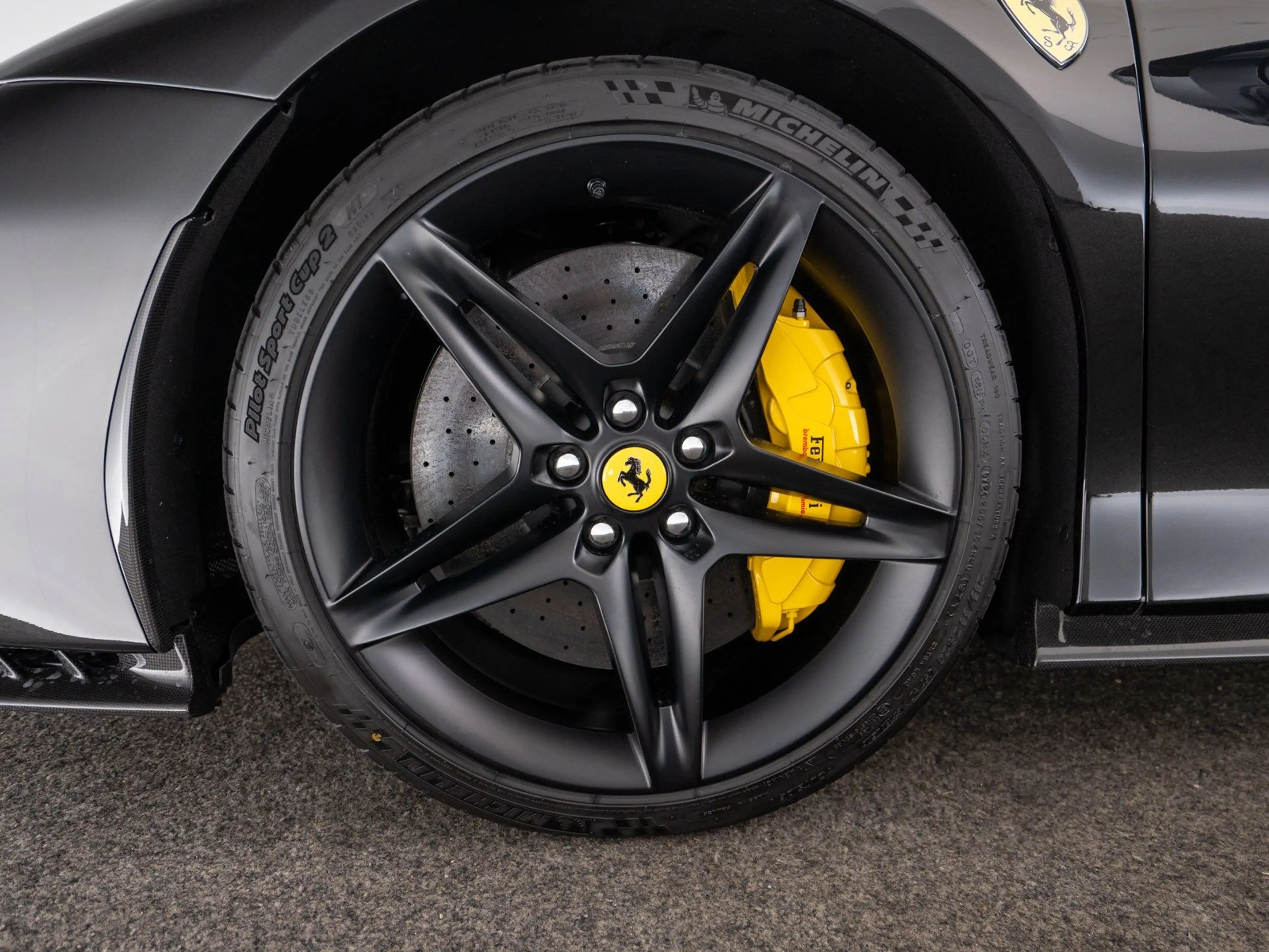 Ferrari SF90 Spider — photo 9