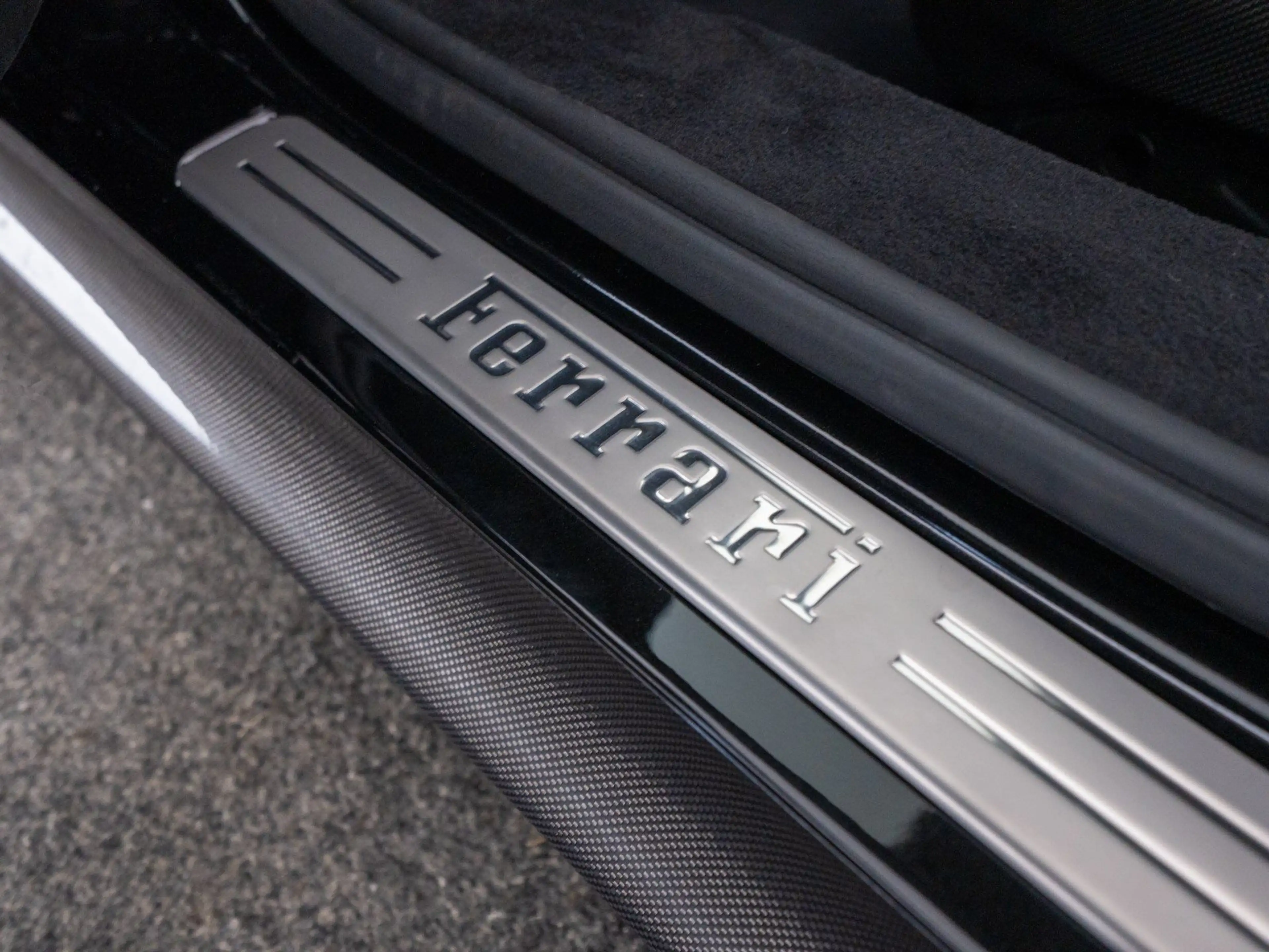Ferrari SF90 Spider — photo 12